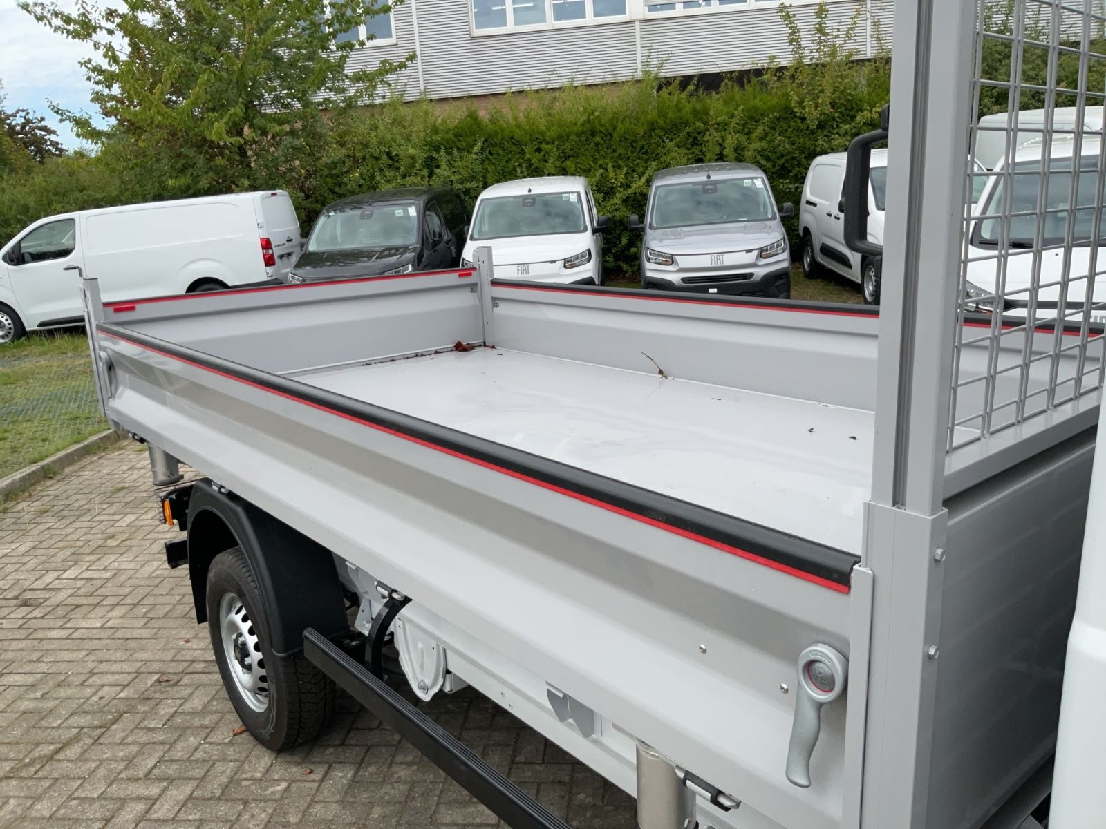 Fahrzeugabbildung Fiat Ducato 35 L3 140MJ Maxi 3-Seitenkipper