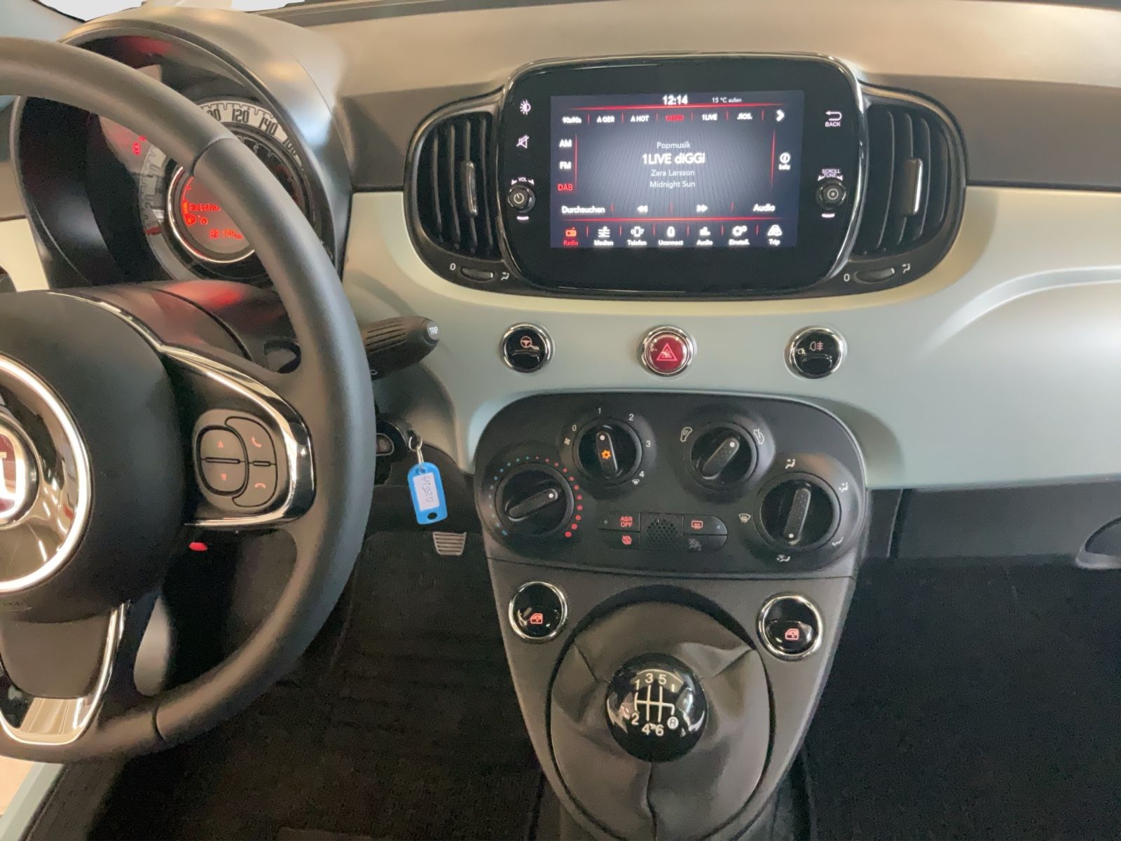 Fahrzeugabbildung Fiat 500 1.0 Hybrid + Ganzjahresreifen