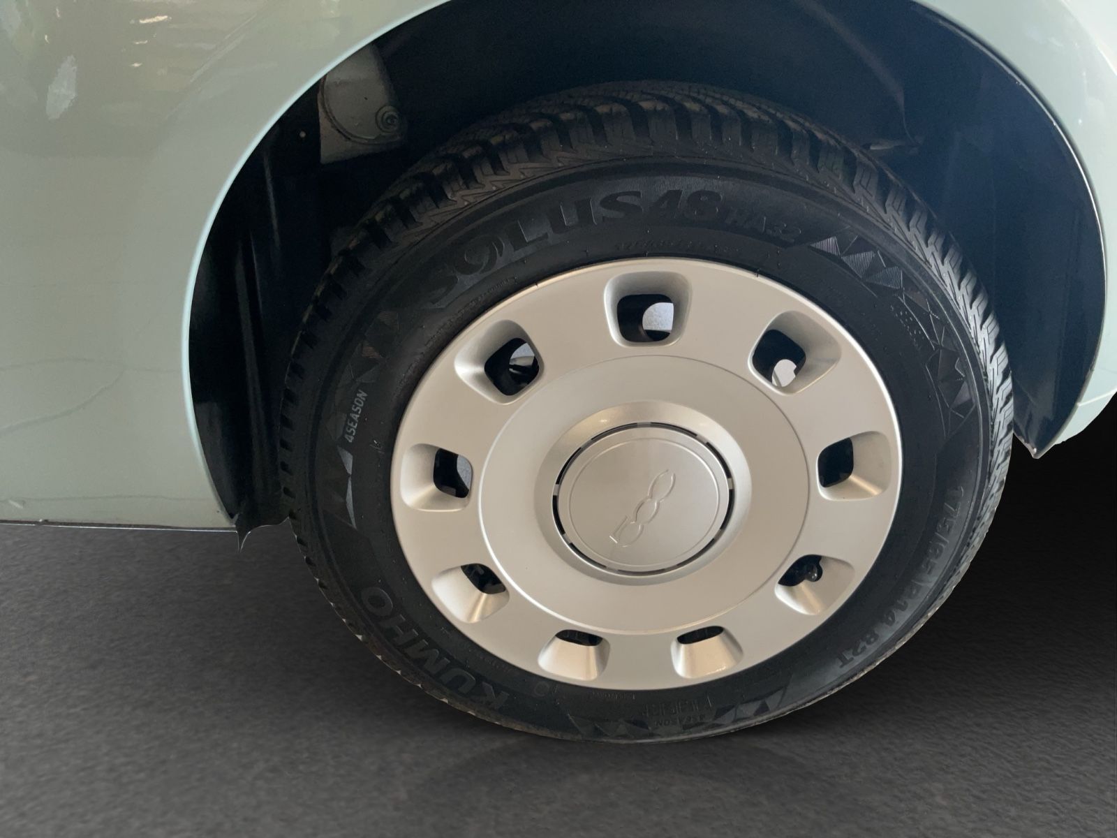 Fahrzeugabbildung Fiat 500 1.0 Hybrid + Ganzjahresreifen