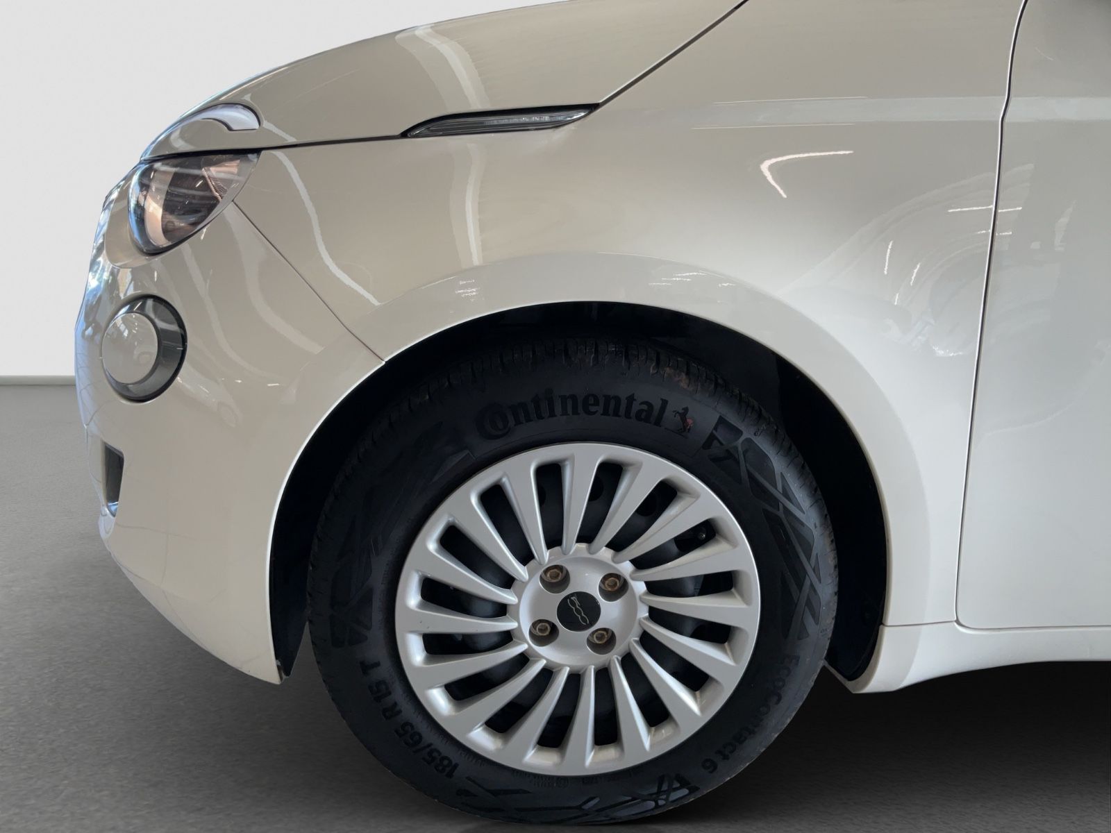 Fahrzeugabbildung Fiat 500e