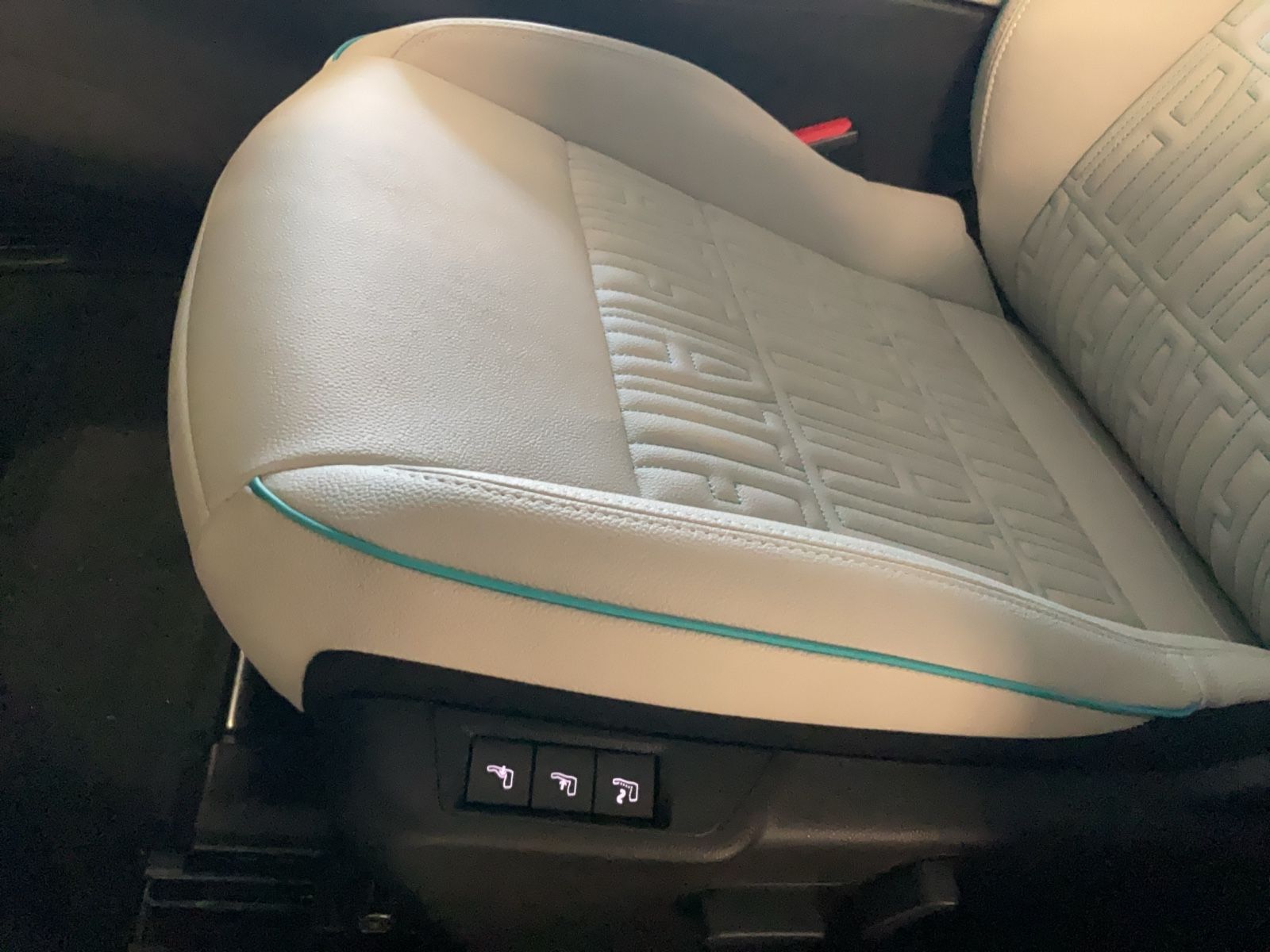 Fahrzeugabbildung Fiat 600 Hybrid LA PRIMA