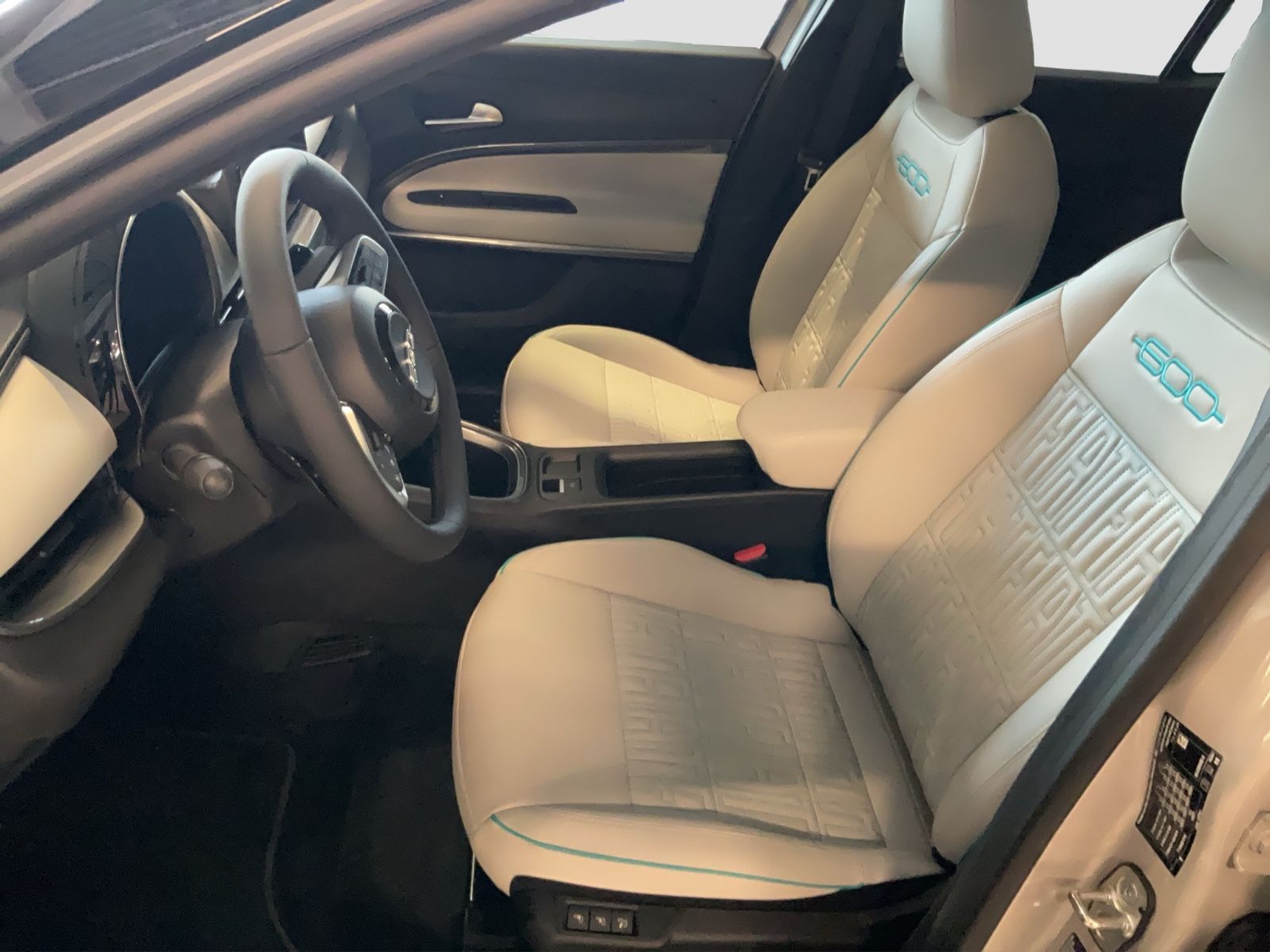 Fahrzeugabbildung Fiat 600 Hybrid LA PRIMA