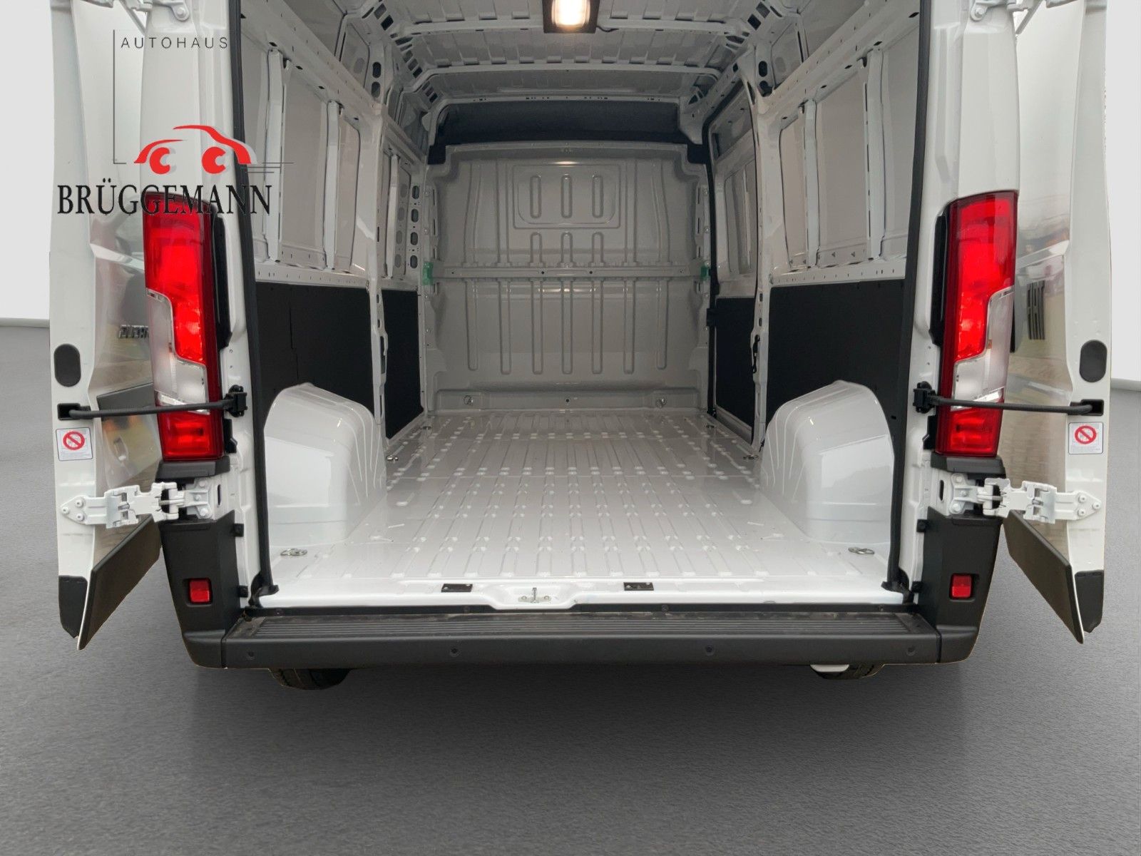 Fahrzeugabbildung Fiat Ducato L3H2 180MJ Kamera Schwingsitz Tempomat