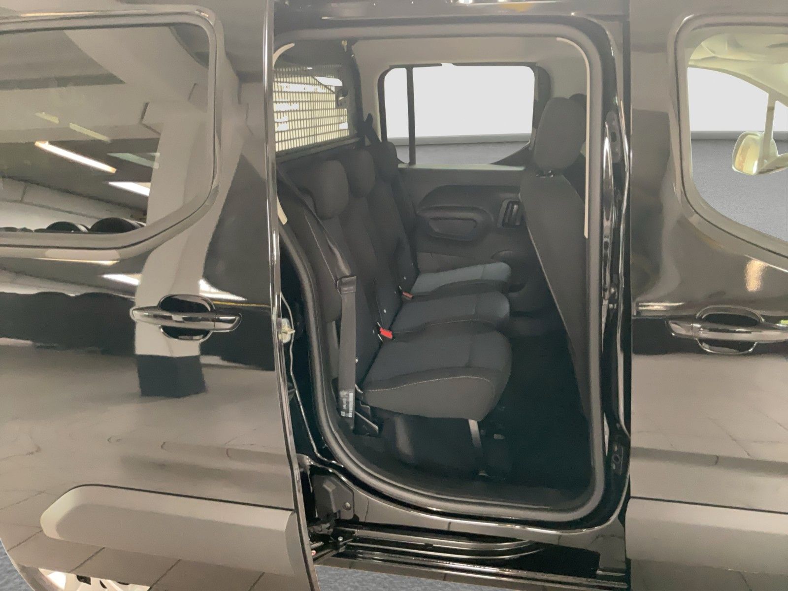 Fahrzeugabbildung Fiat Doblo XL Kombi L2 96 kW AT8