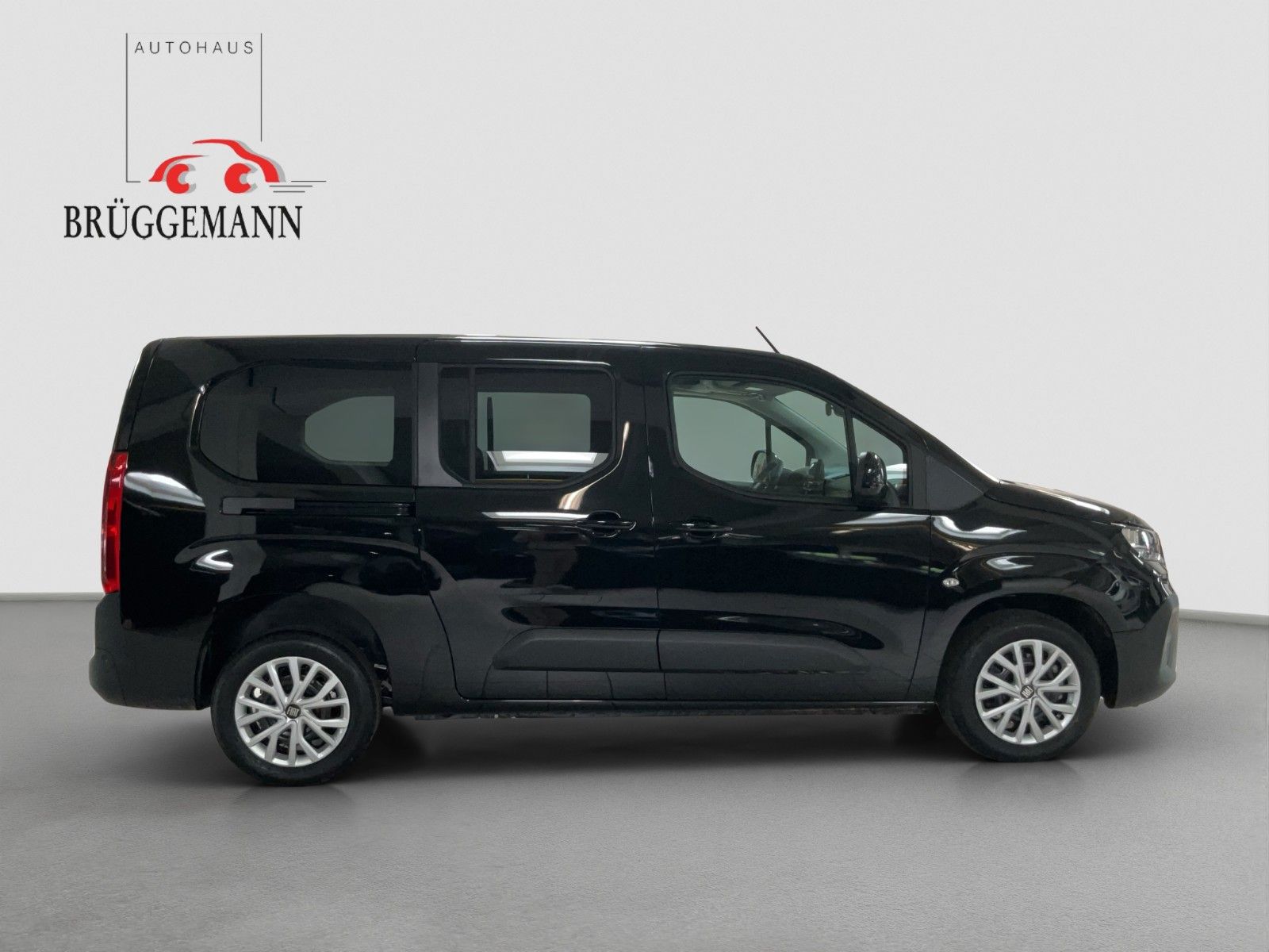 Fahrzeugabbildung Fiat Doblo XL Kombi L2 96 kW AT8