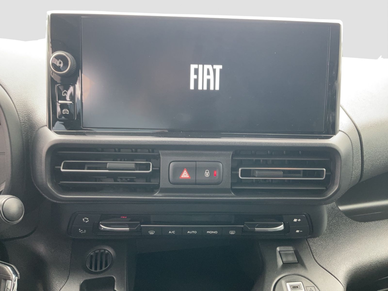 Fahrzeugabbildung Fiat Doblo Kombi L1 1 96kW AT8