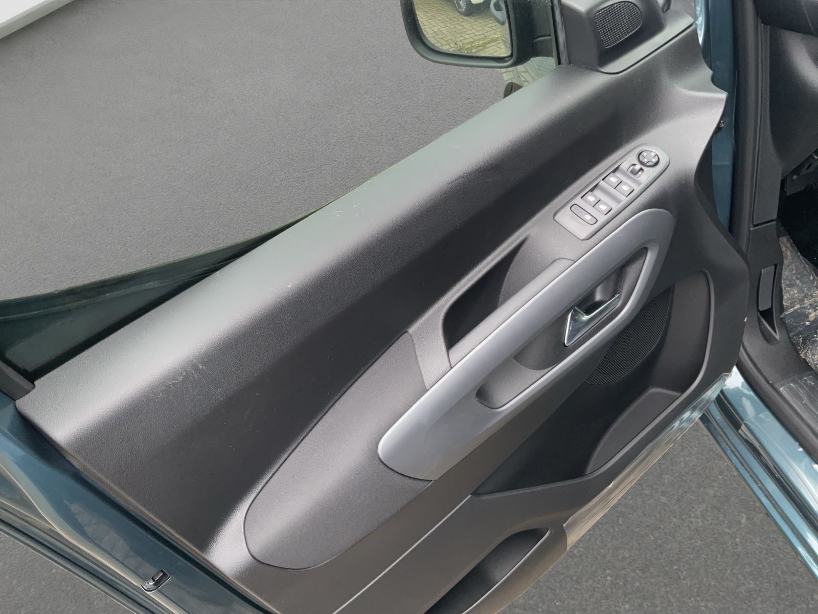 Fahrzeugabbildung Fiat Doblo Kombi L1 1 96kW AT8