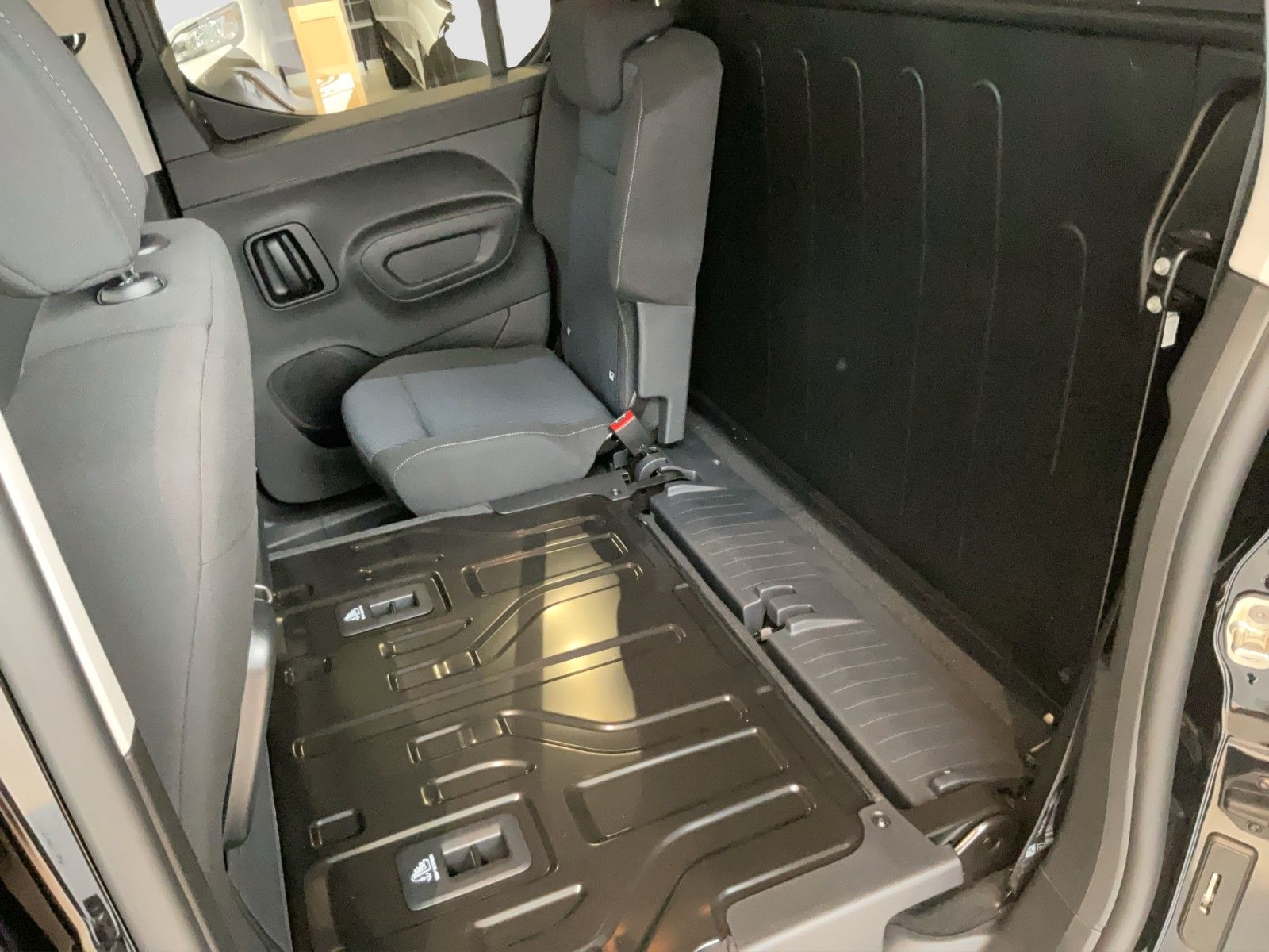 Fahrzeugabbildung Fiat Doblo Kombi L1 1.5 Diesel 96 kW