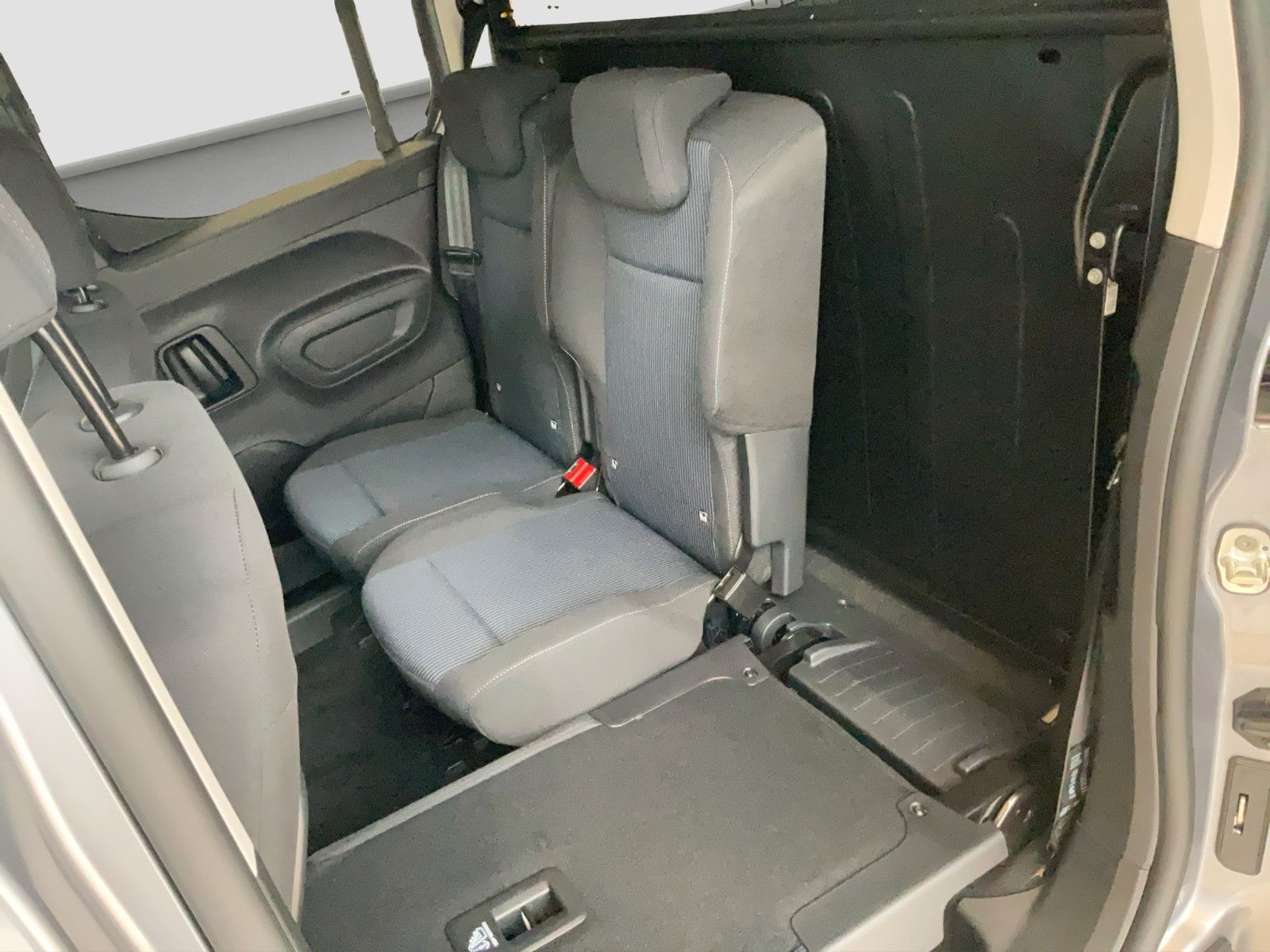 Fahrzeugabbildung Fiat Doblo Kombi L2 Navi Klima Kamera