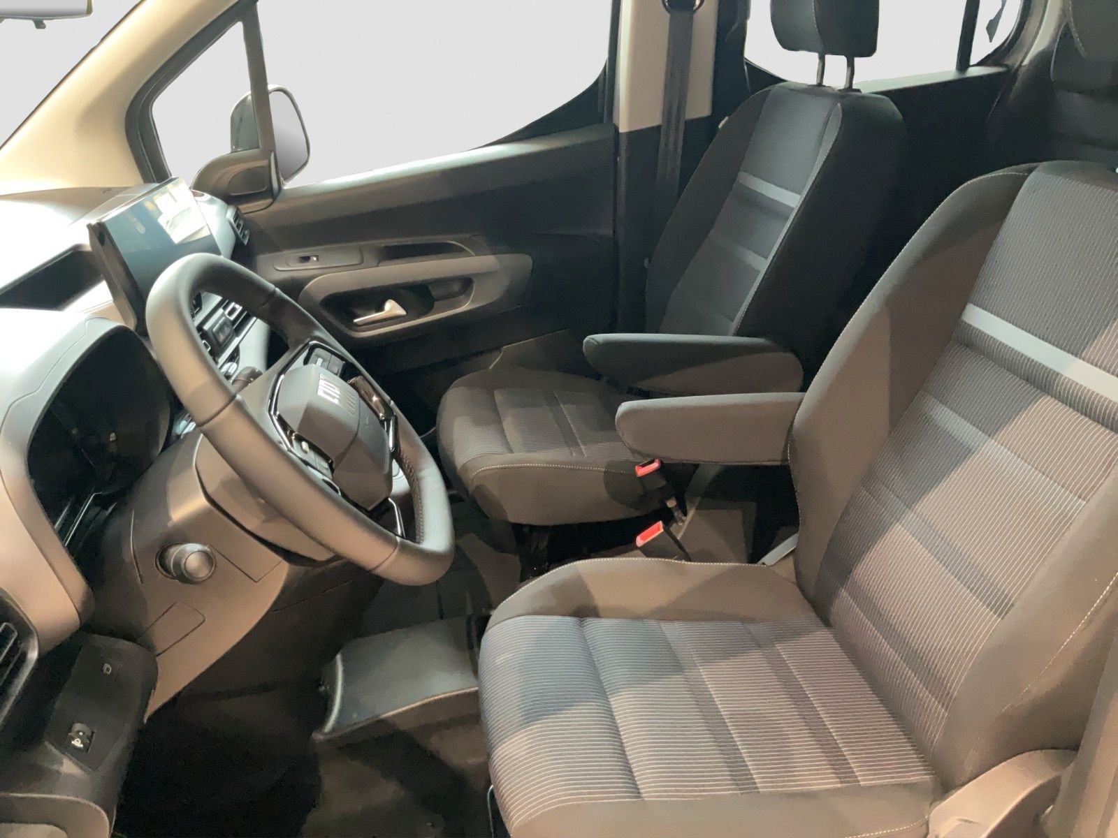 Fahrzeugabbildung Fiat Doblo Kombi L2 Navi Klima Kamera