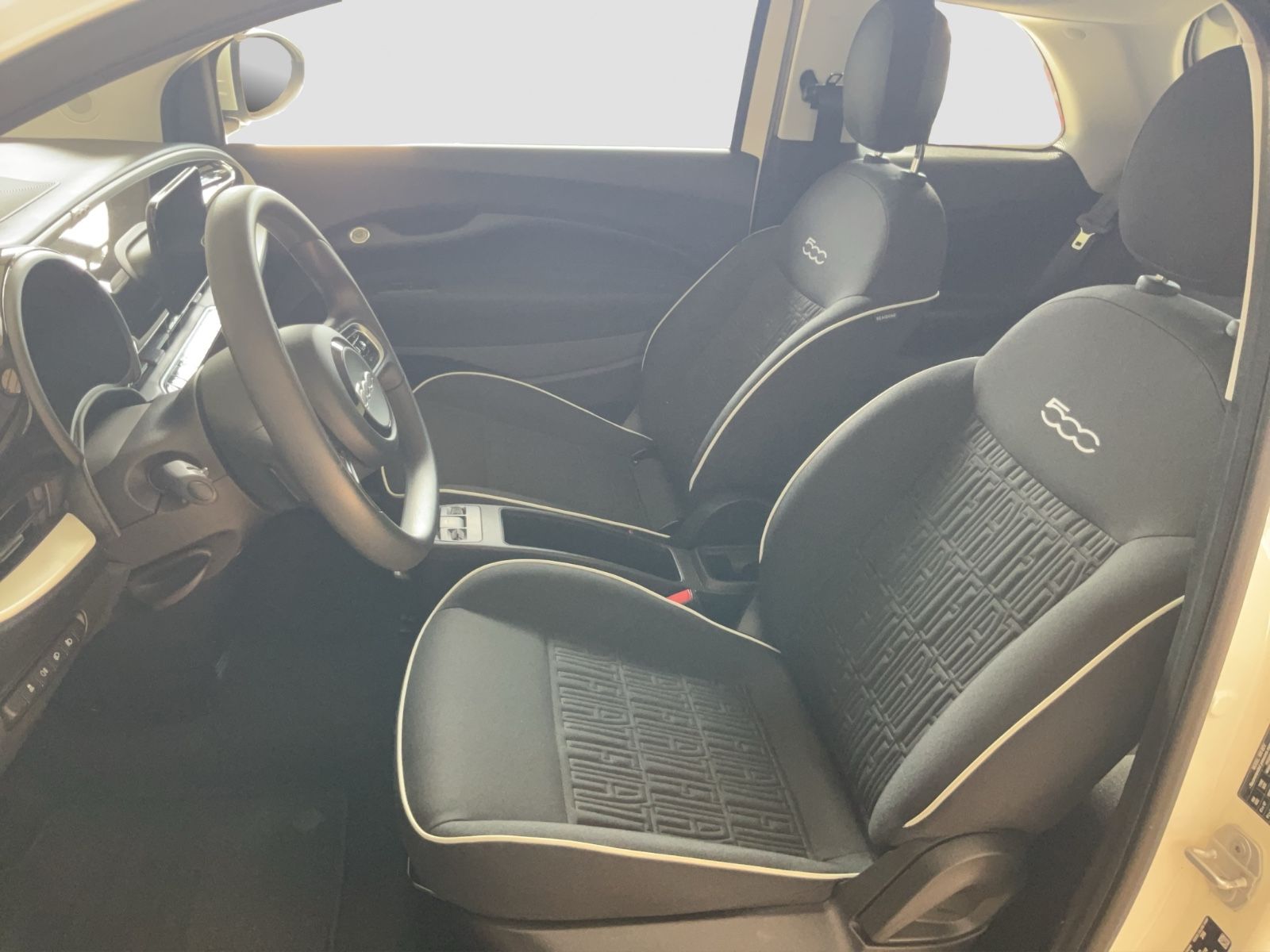 Fahrzeugabbildung Fiat 500e Action Radio + Winter Paket