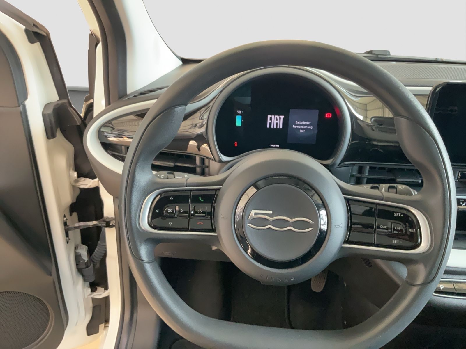 Fahrzeugabbildung Fiat 500e Action Radio + Winter Paket