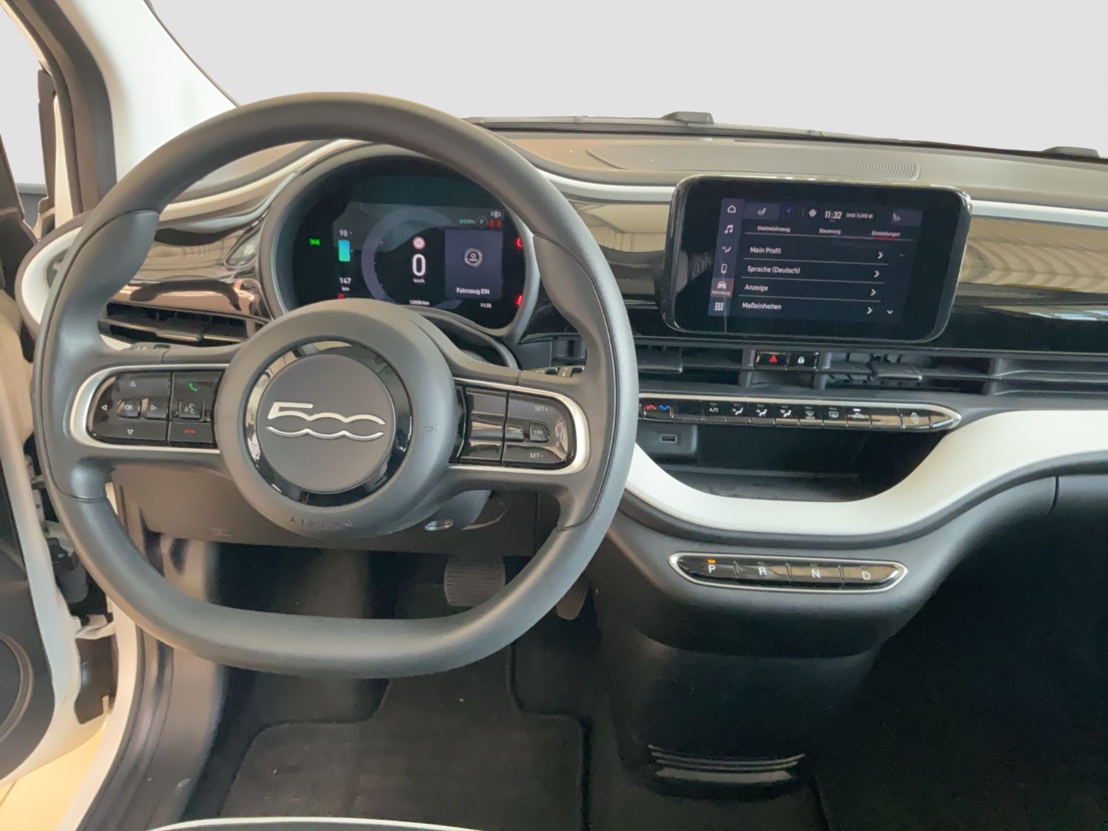 Fahrzeugabbildung Fiat 500e Action Radio + Winter Paket