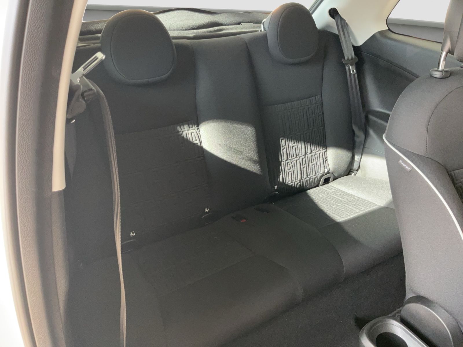 Fahrzeugabbildung Fiat 500e Action Radio + Winter Paket