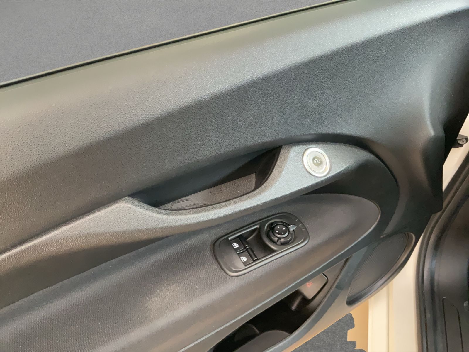 Fahrzeugabbildung Fiat 500e Action Radio + Winter Paket