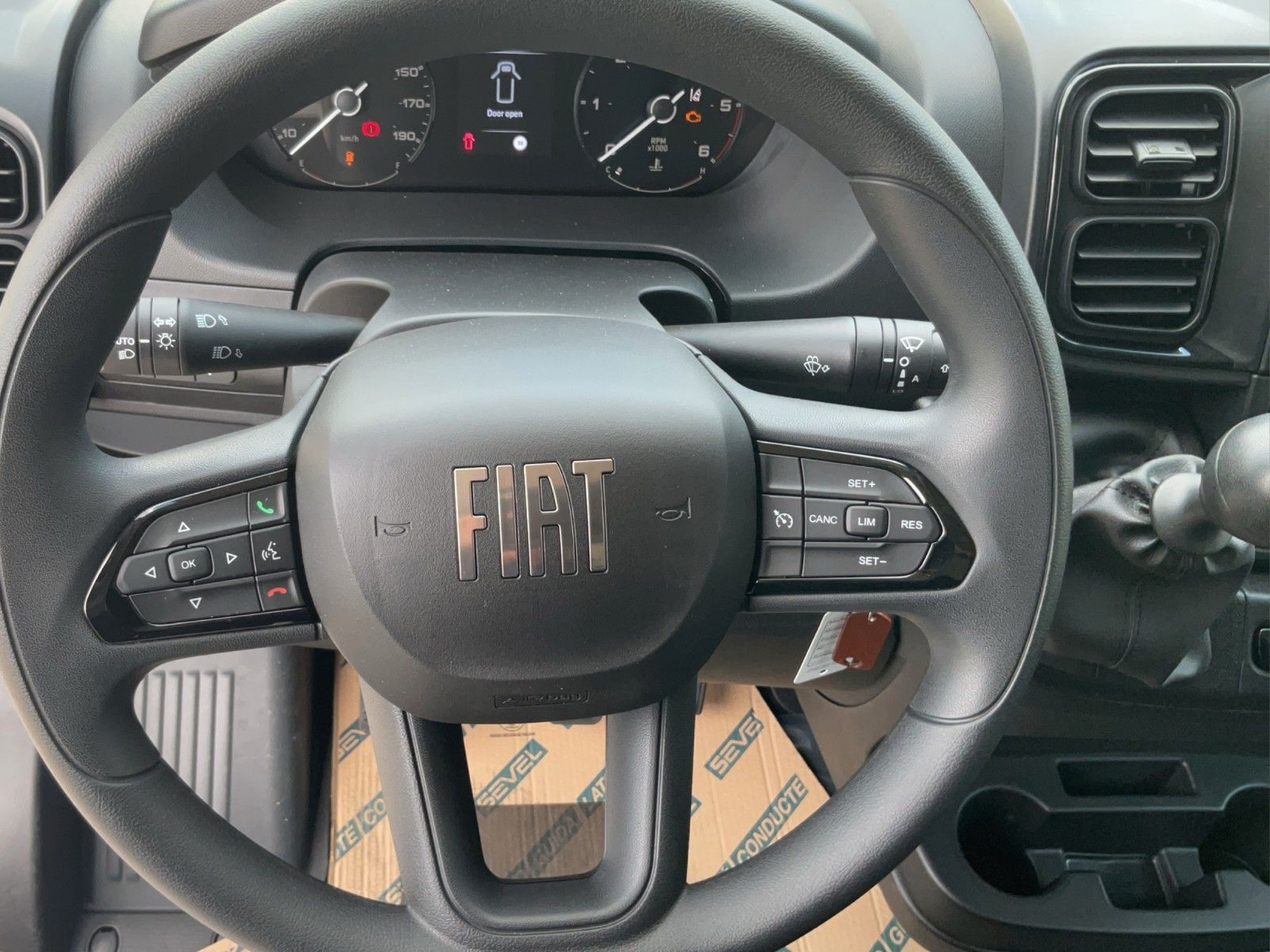 Fahrzeugabbildung Fiat Ducato L4H2 180 Kamera Manuell Klima ACC