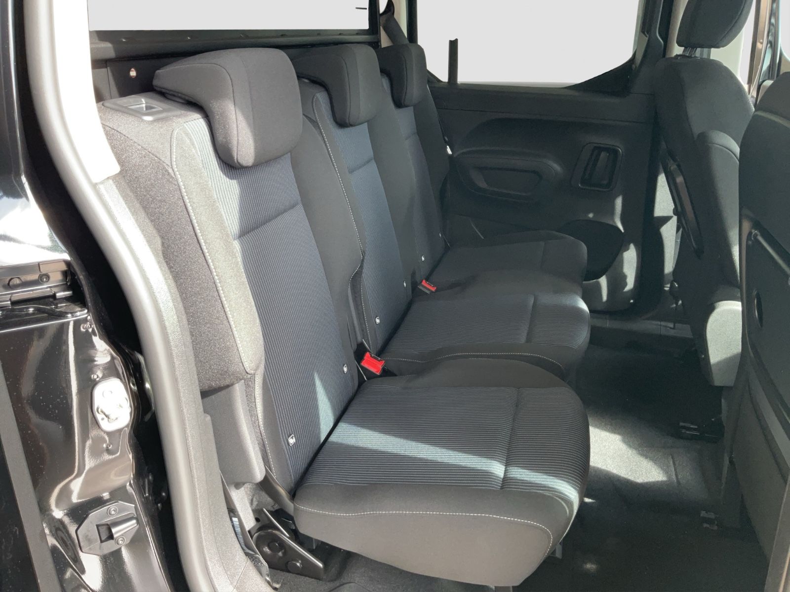 Fahrzeugabbildung Fiat Doblo Kombi L1 1.5 Diesel 96 kW N1 Manuell