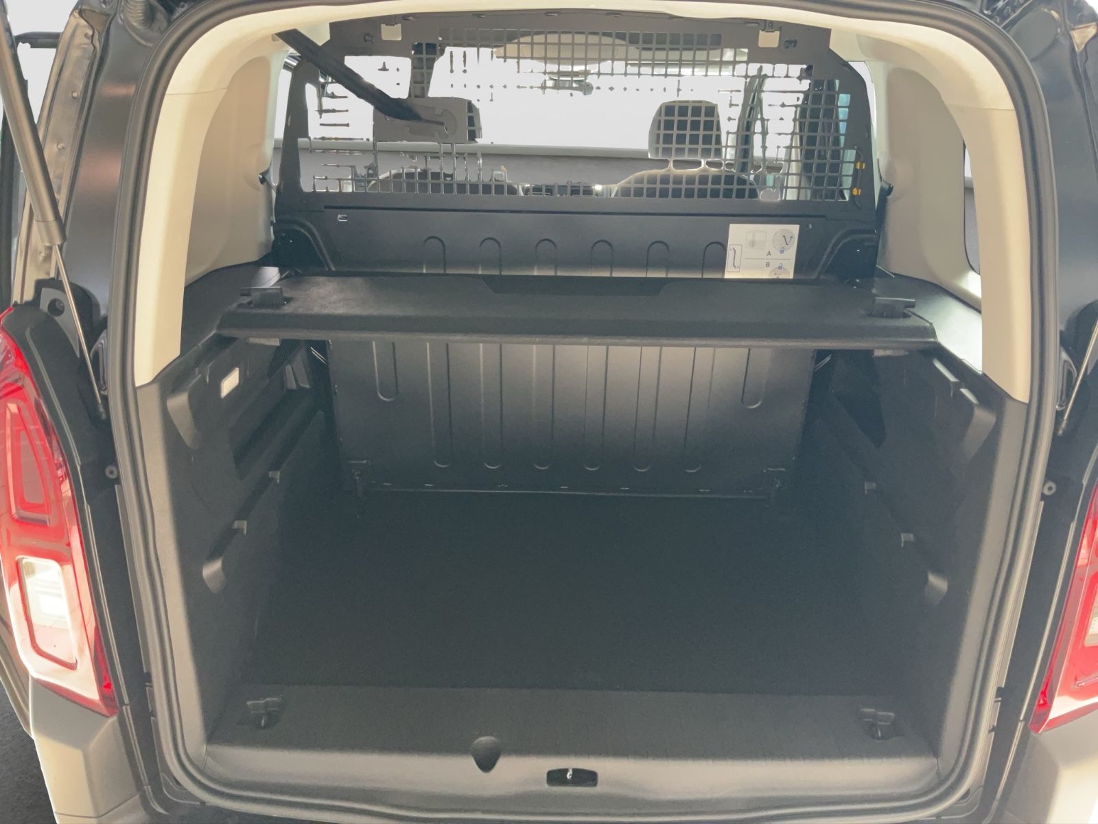 Fahrzeugabbildung Fiat Doblo Kombi L1 1.5 Diesel 96 kW N1 Manuell