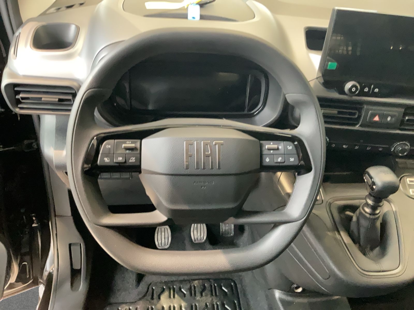 Fahrzeugabbildung Fiat Doblo Kombi L1 1.5 Diesel 96 kW N1 Manuell