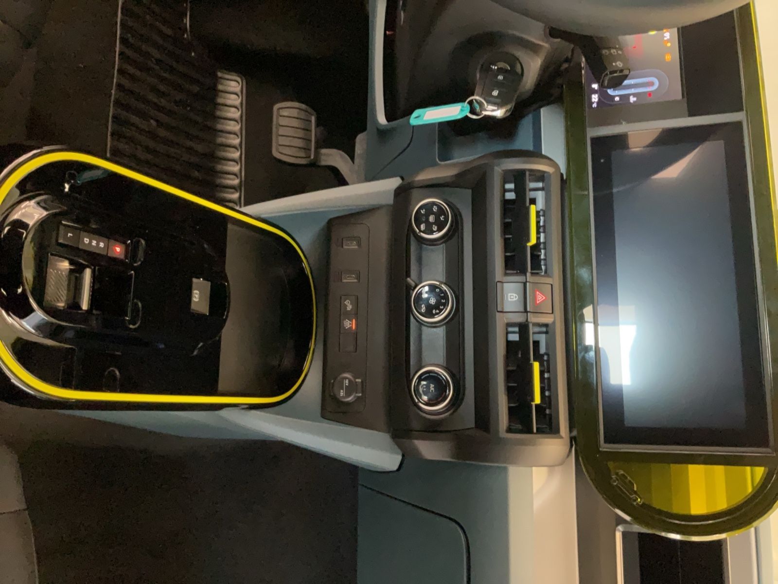 Fahrzeugabbildung Fiat Grande Panda 1.2 Hybrid eDCT Icon