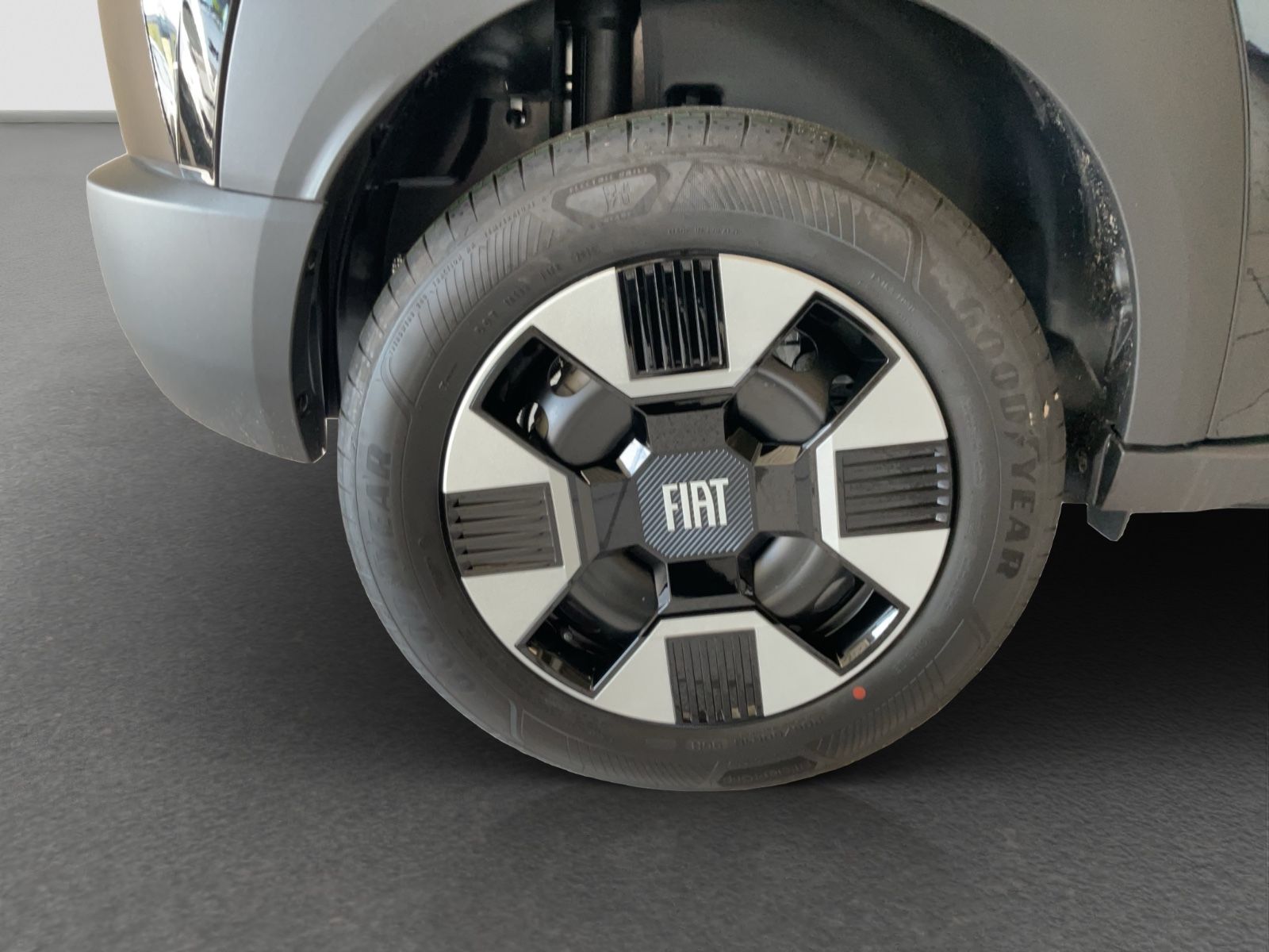 Fahrzeugabbildung Fiat Grande Panda 1.2 Hybrid eDCT Icon