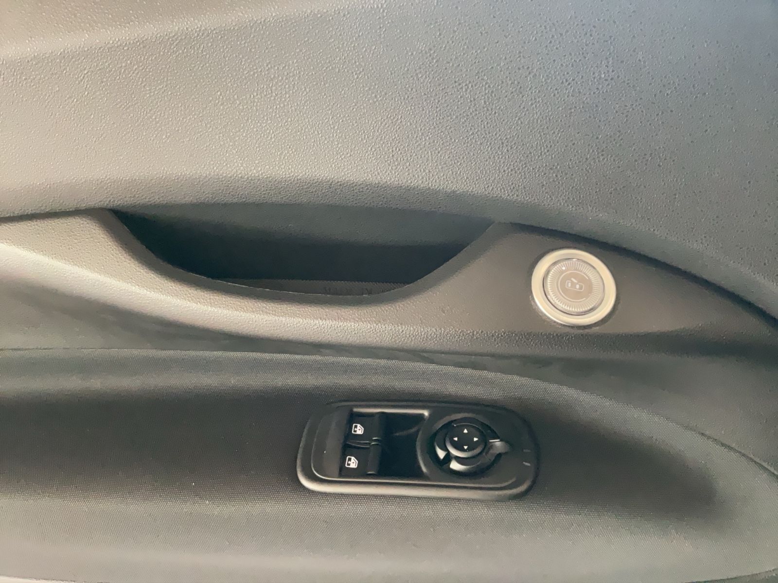 Fahrzeugabbildung Fiat 500 1.0 Hybrid Alufelgen, PDC