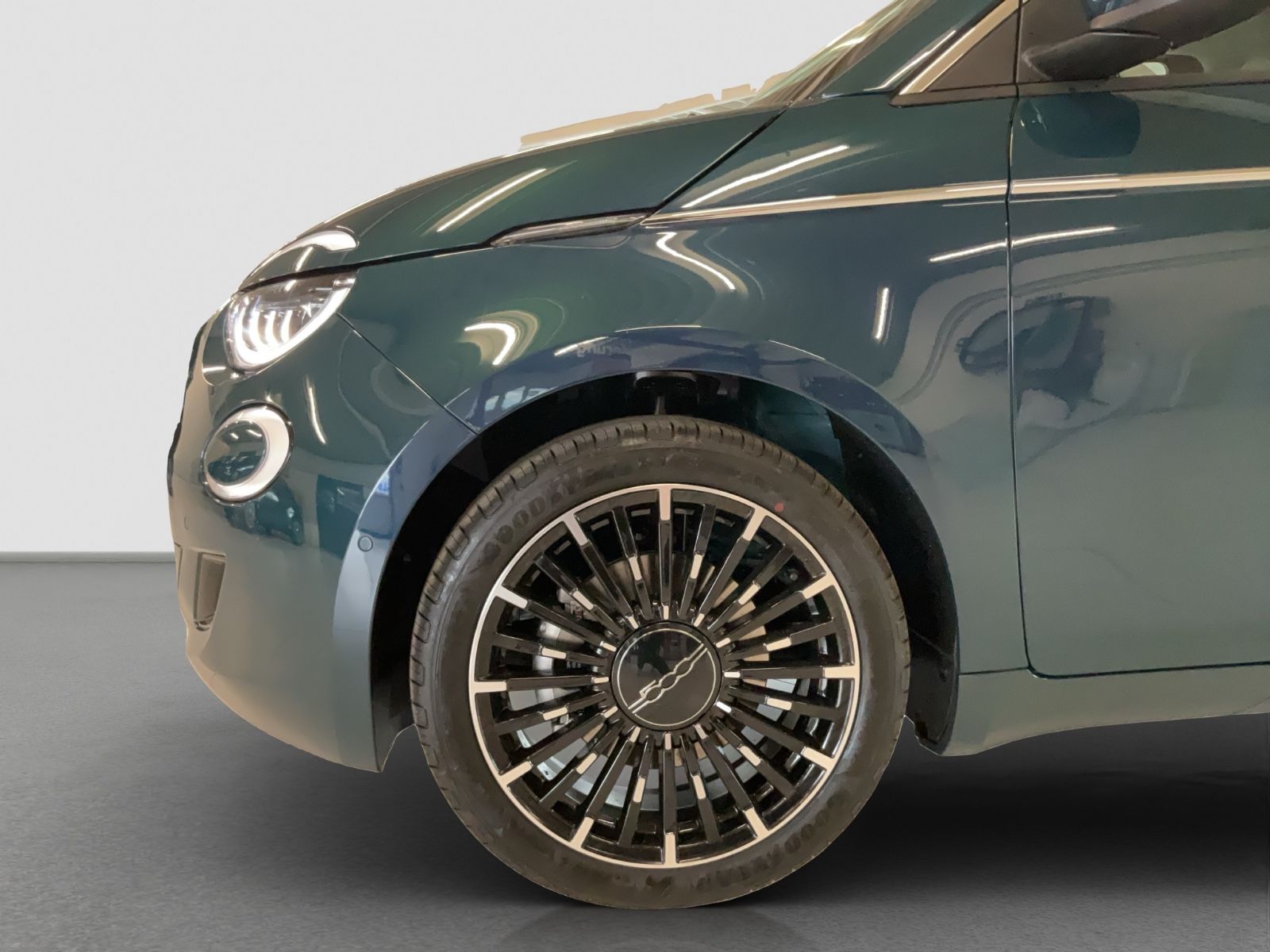 Fahrzeugabbildung Fiat 500e La Prima