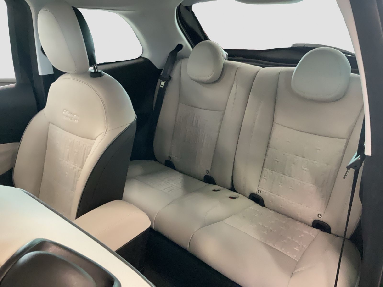 Fahrzeugabbildung Fiat 500e La Prima