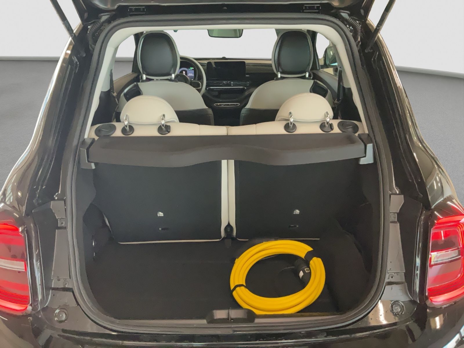 Fahrzeugabbildung Fiat 500e La Prima