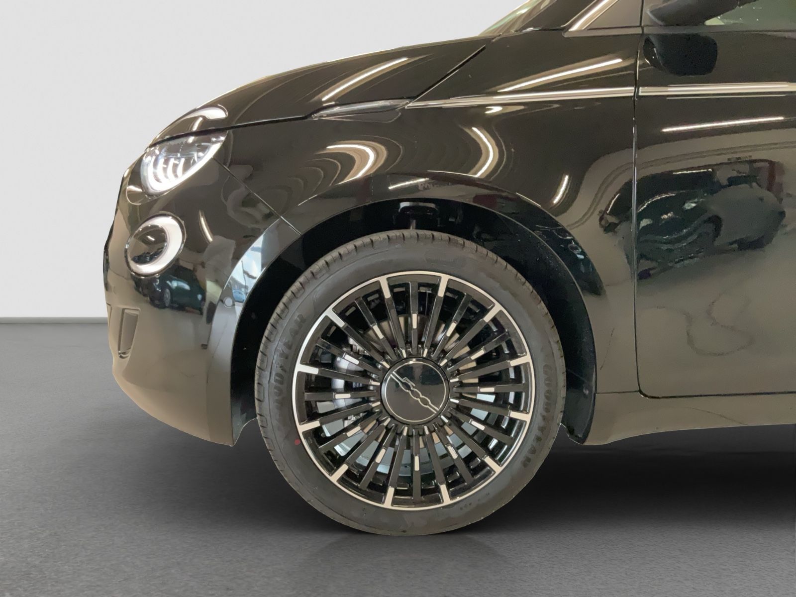 Fahrzeugabbildung Fiat 500e La Prima