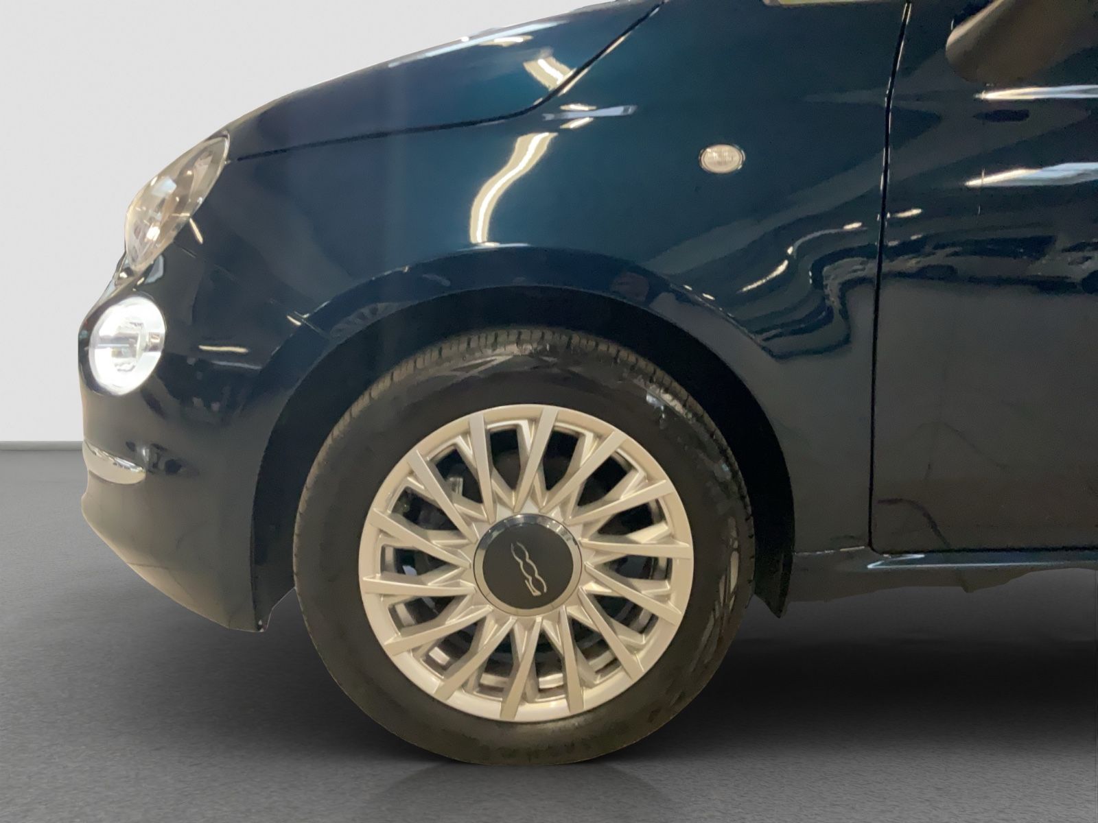 Fahrzeugabbildung Fiat 500 Dolcevita, Panoramadach, Alufelge, PDC, Navi