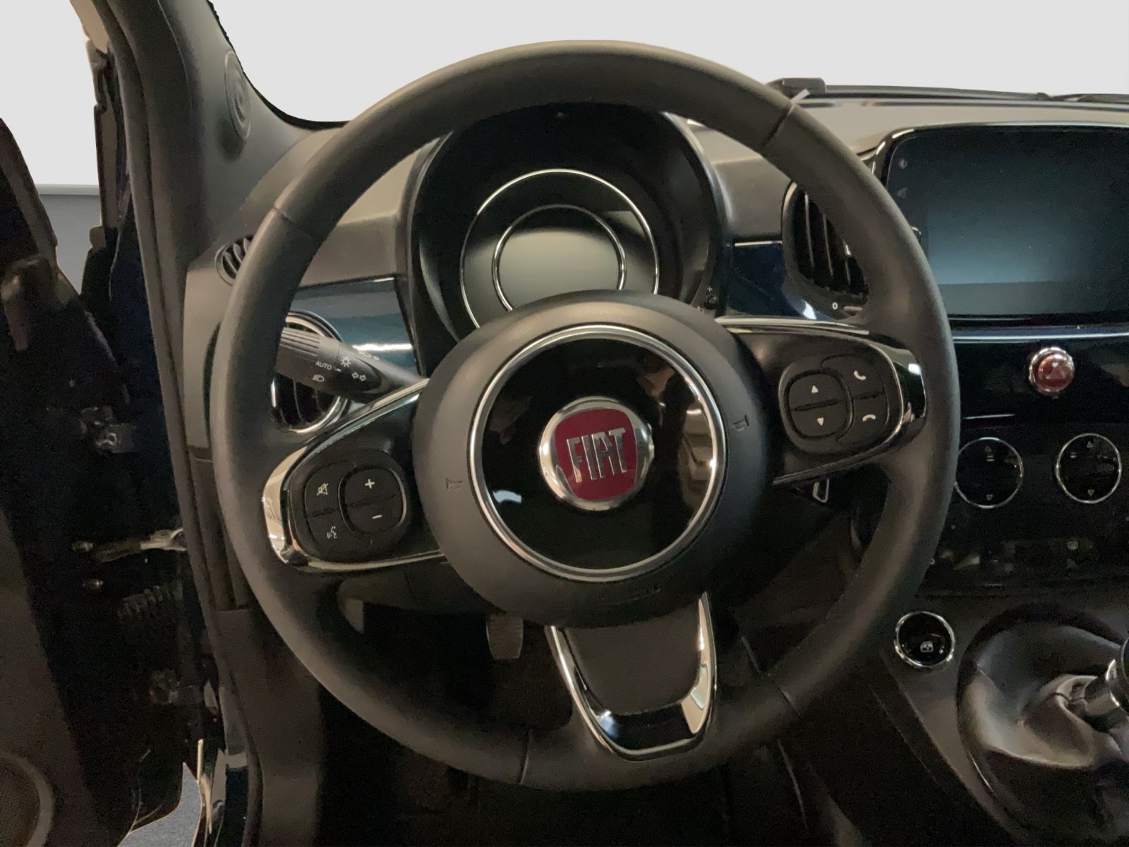 Fahrzeugabbildung Fiat 500 Dolcevita, Panoramadach, Alufelge, PDC, Navi