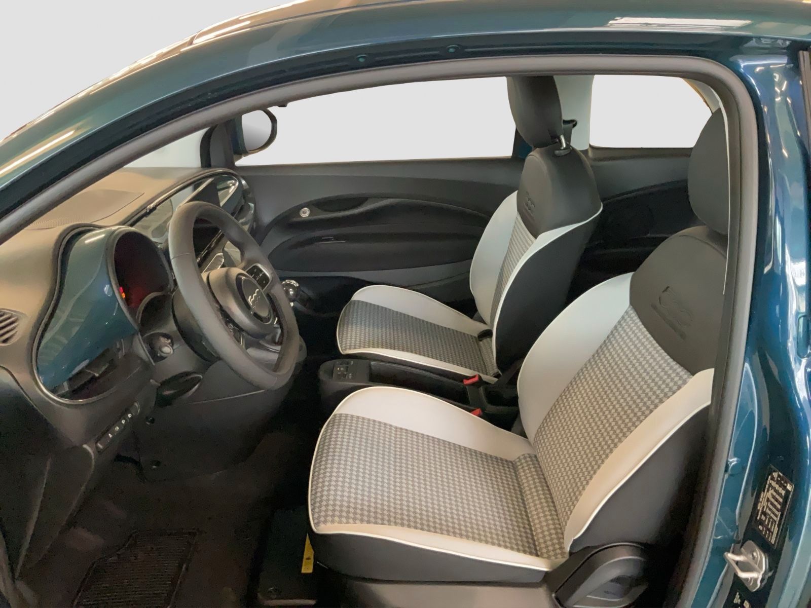 Fahrzeugabbildung Fiat 500 1.0 Hybrid FireFly 48 kW Torino