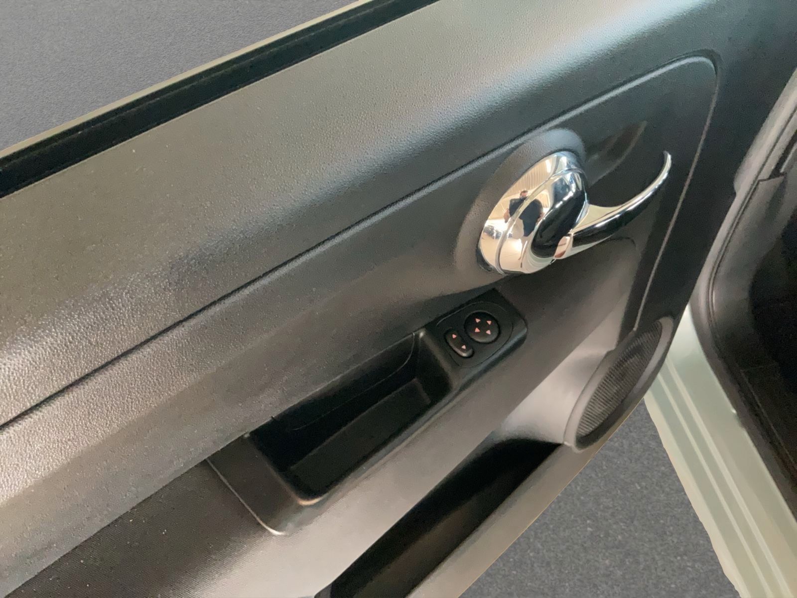 Fahrzeugabbildung Fiat 500 1.0 Hybrid + Ganzjahresreifen