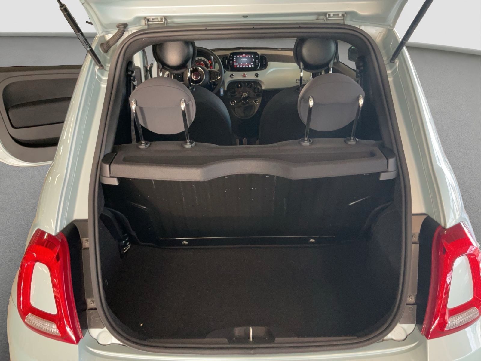 Fahrzeugabbildung Fiat 500 1.0 Hybrid + Ganzjahresreifen