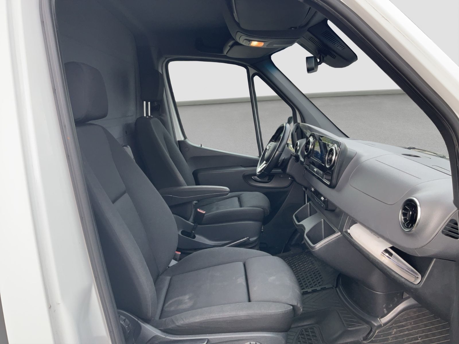 Fahrzeugabbildung Mercedes-Benz Sprinter III Pritsche RWD/AWD 316 CDI RW