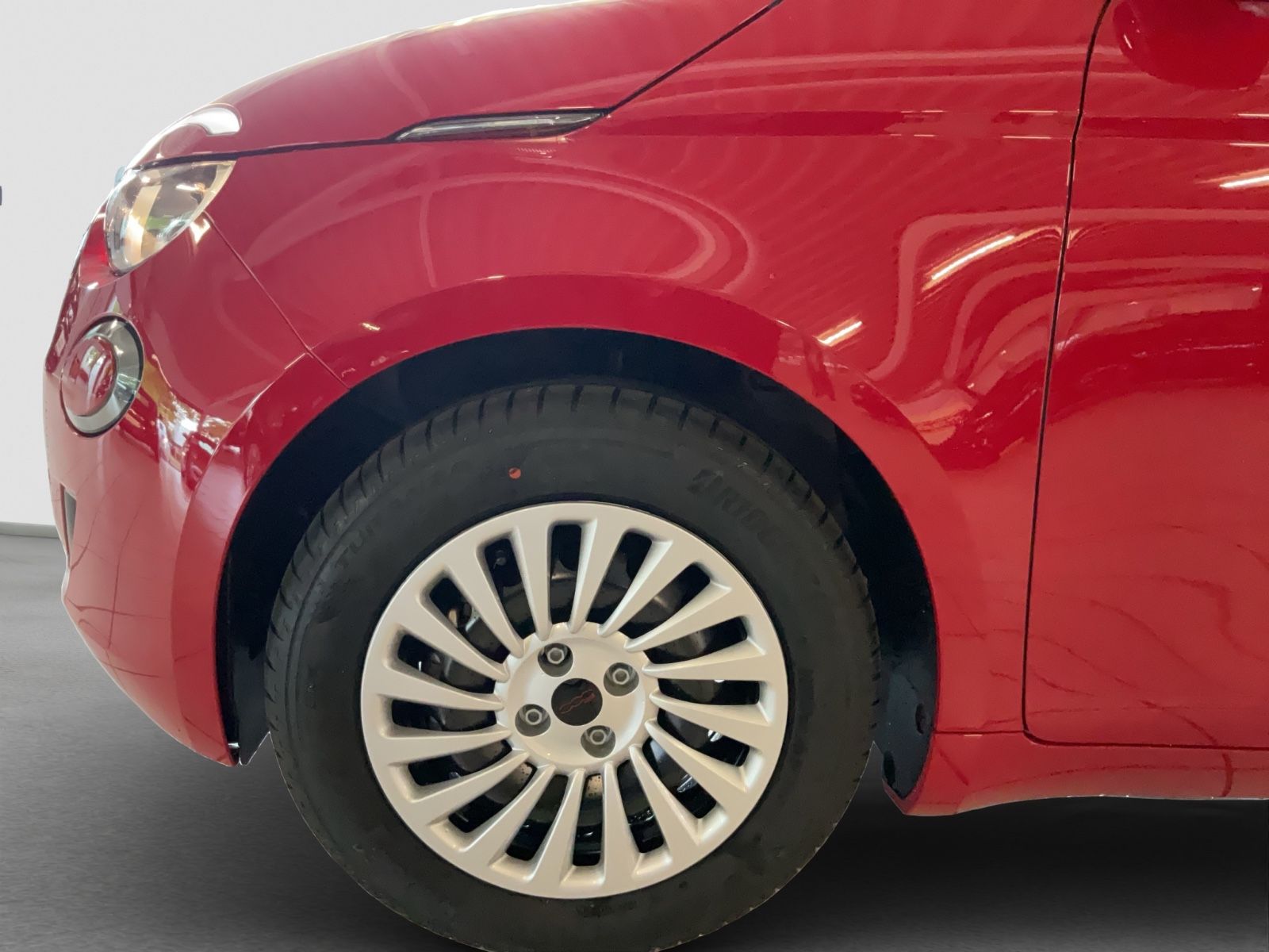 Fahrzeugabbildung Fiat 500e