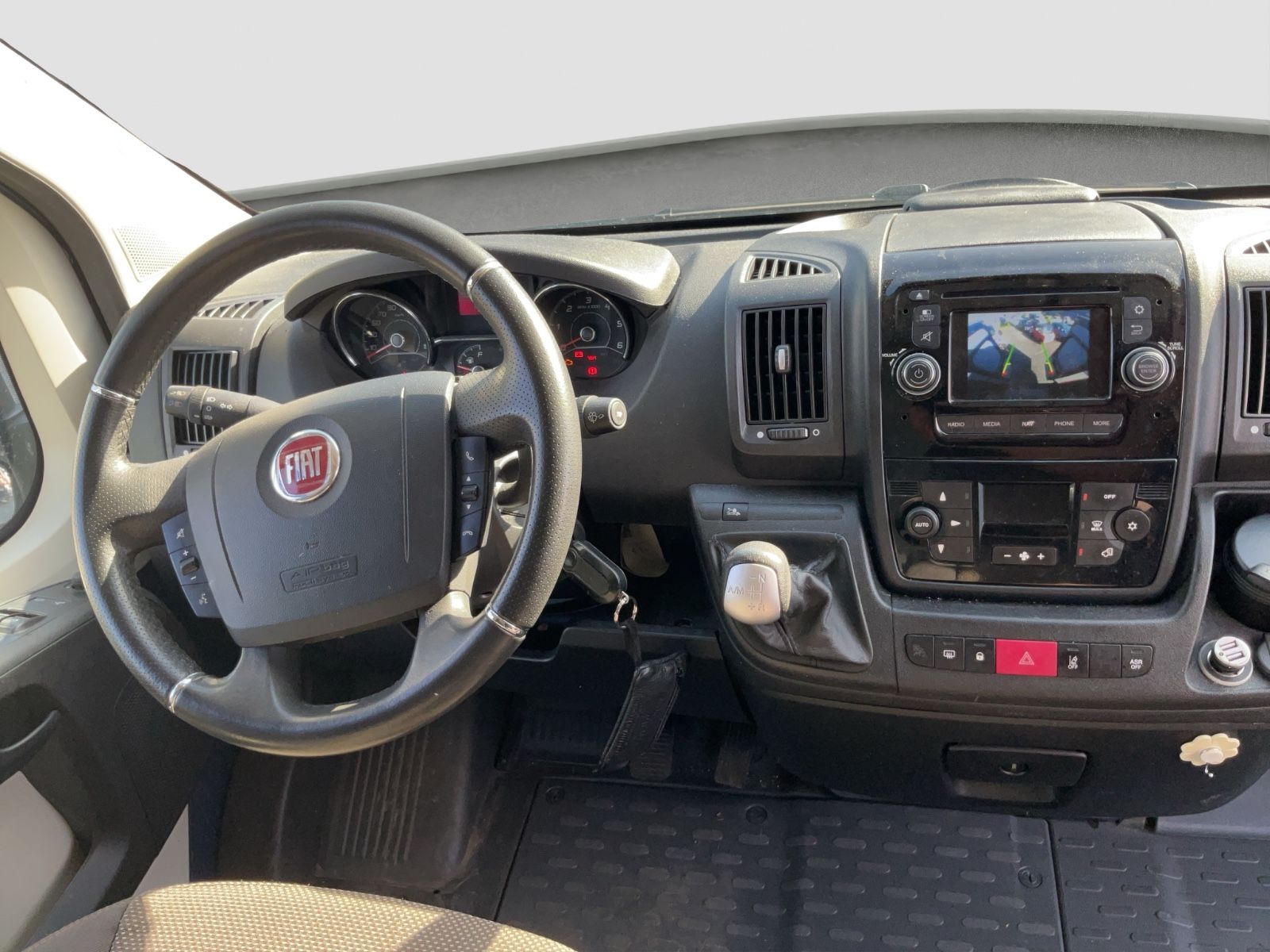 Fahrzeugabbildung Fiat Ducato Maxi L4H2 180 MJ 3.0L Luftfederung