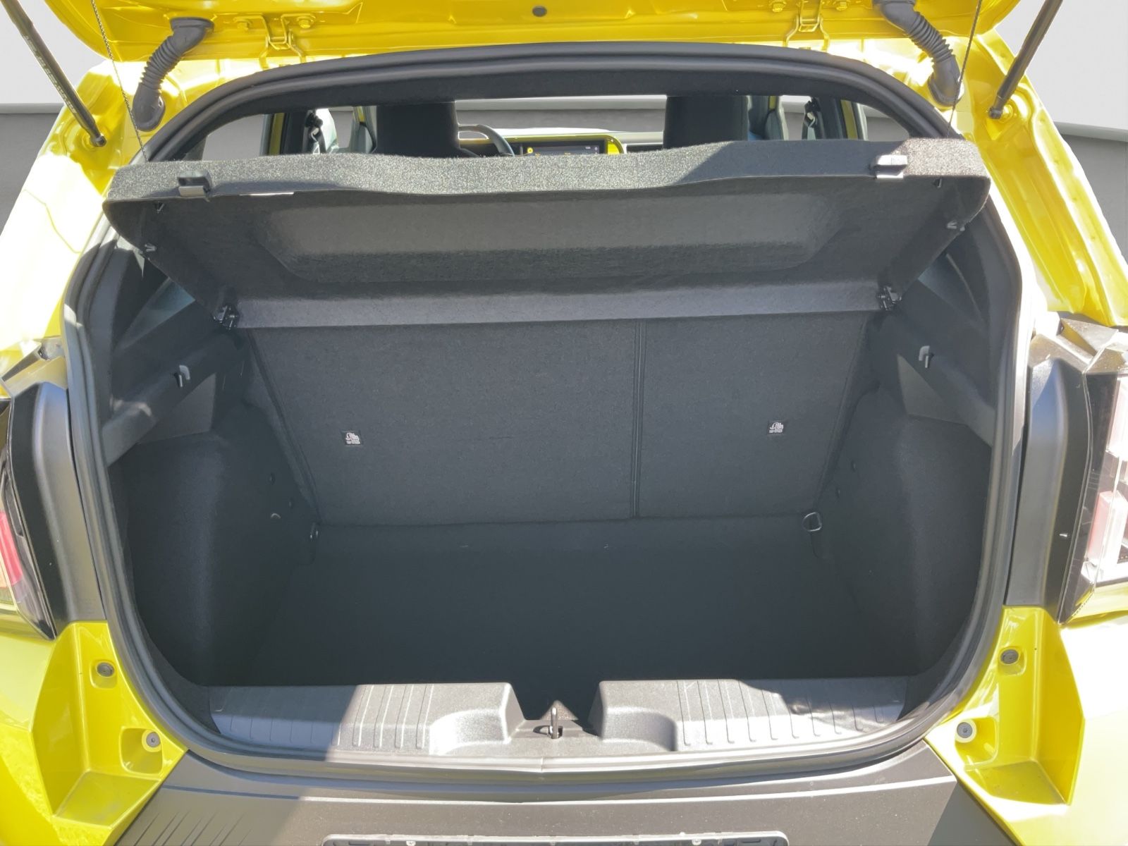 Fahrzeugabbildung Fiat Grande Panda 1.2 Hybrid eDCT Icon
