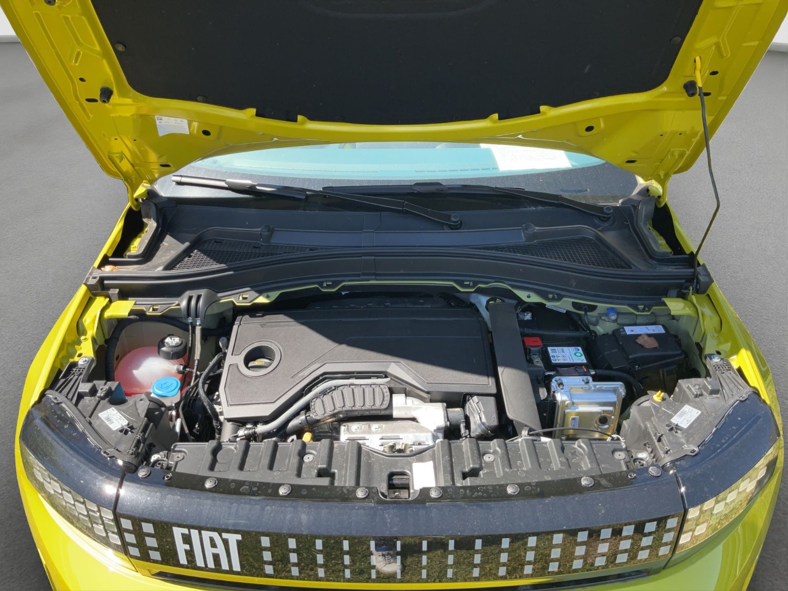 Fahrzeugabbildung Fiat Grande Panda 1.2 Hybrid eDCT Icon