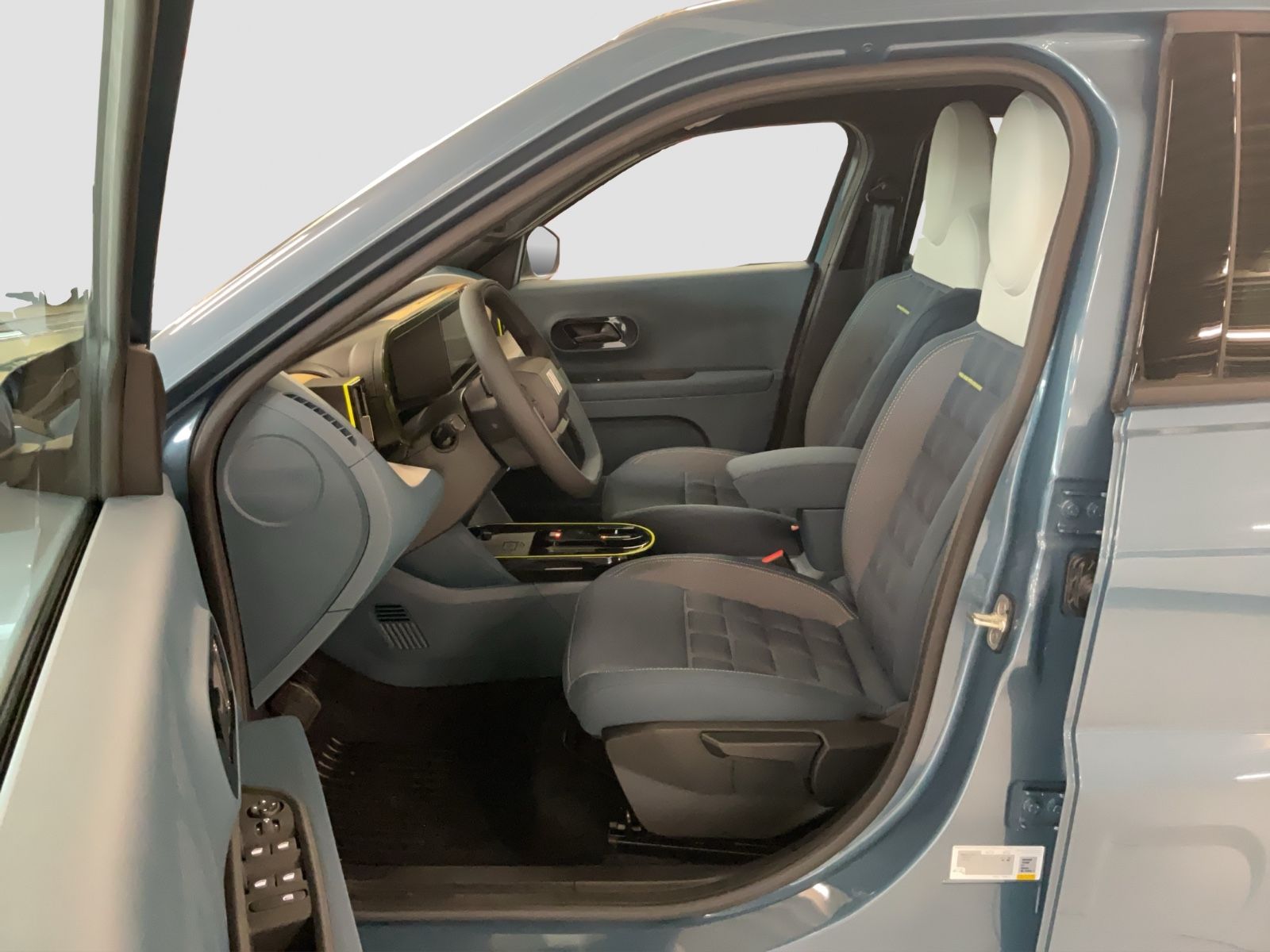 Fahrzeugabbildung Fiat Grande Panda Hybrid La Prima + Winterpaket