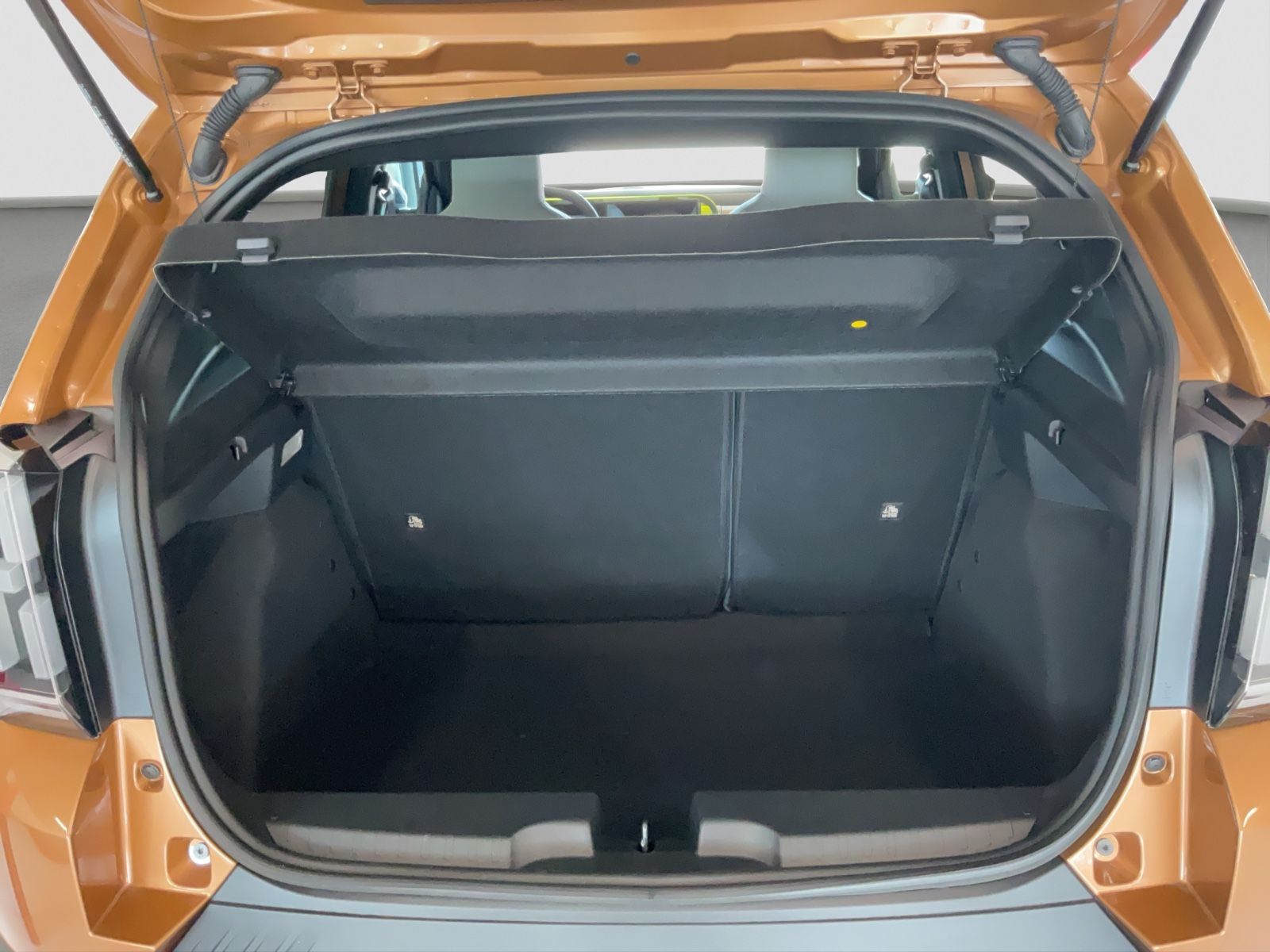 Fahrzeugabbildung Fiat Grande Panda Hybrid La Prima + Winterpaket