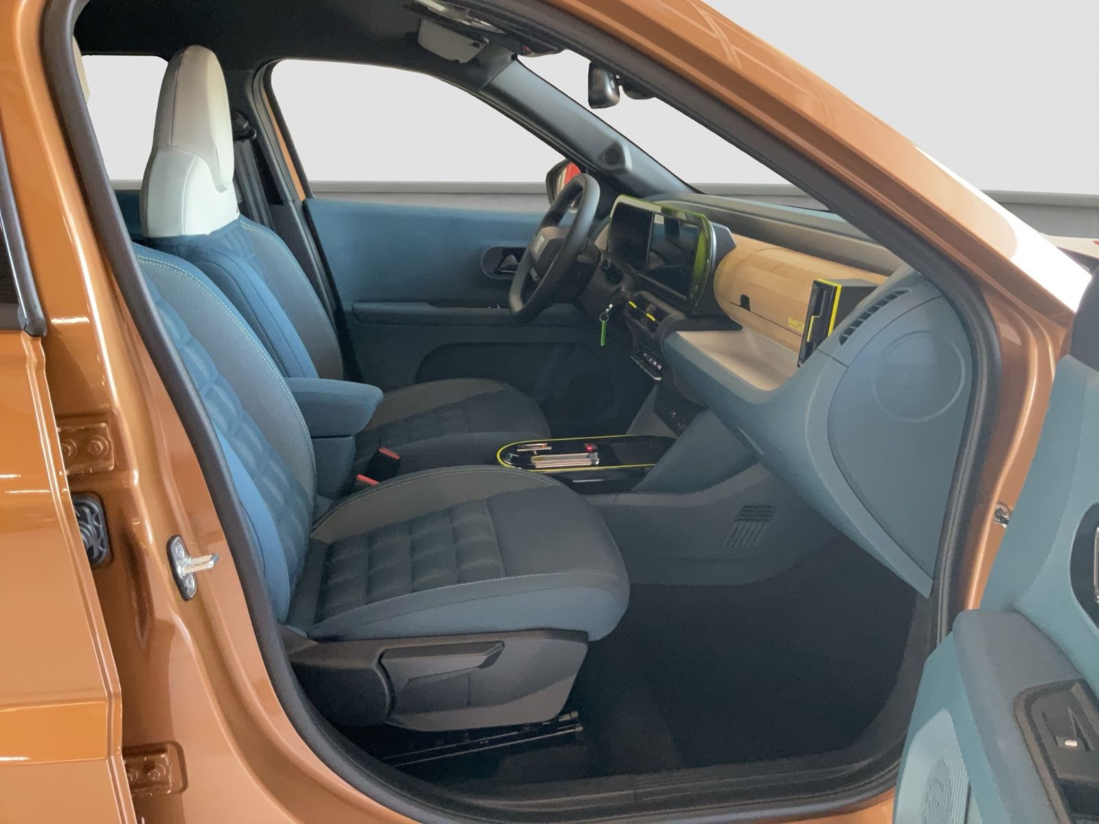 Fahrzeugabbildung Fiat Grande Panda Hybrid La Prima + Winterpaket