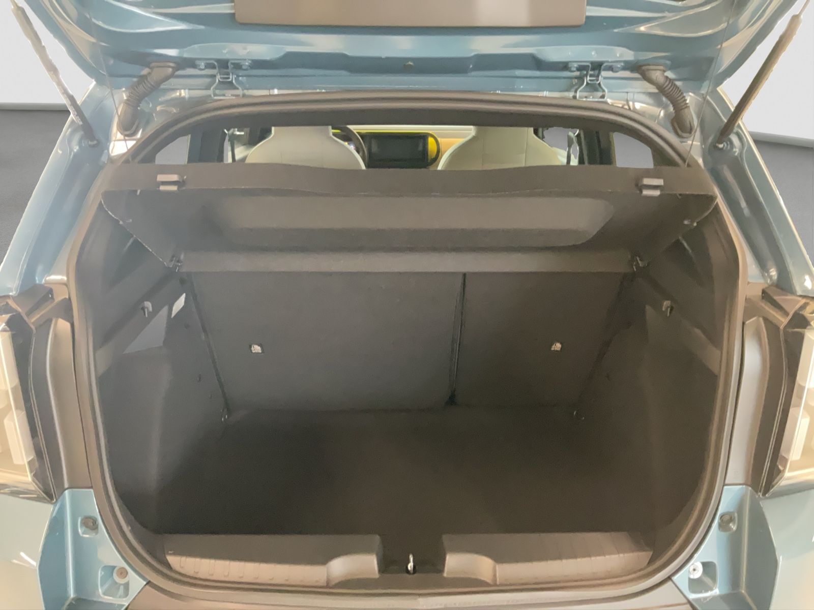 Fahrzeugabbildung Fiat Grande Panda Hybrid La Prima + Winterpaket