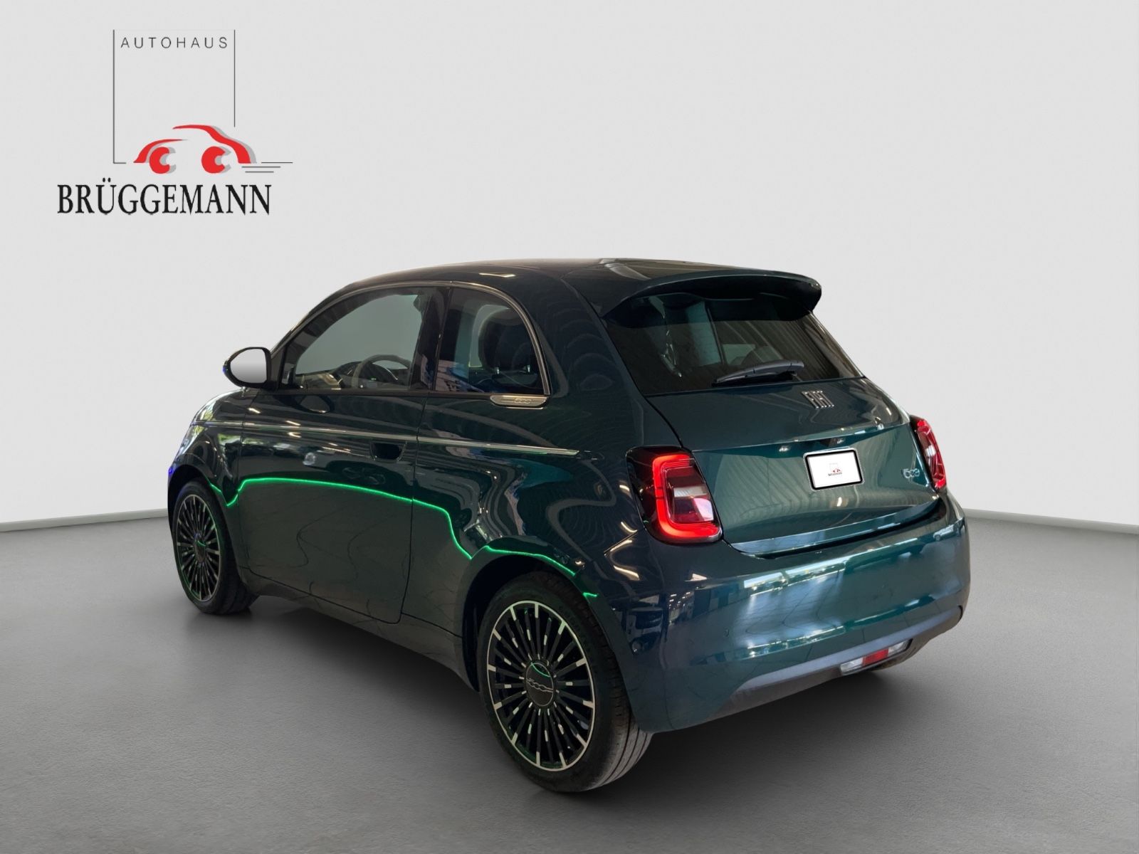 Fahrzeugabbildung Fiat 500e 3+1 La Prima