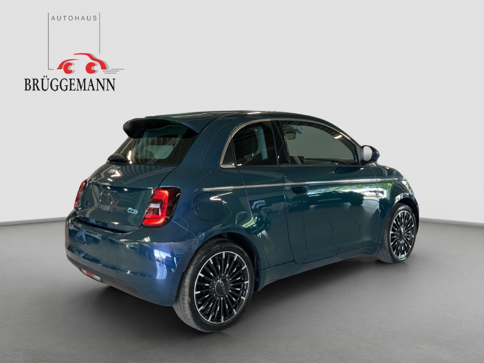 Fahrzeugabbildung Fiat 500e 3+1 La Prima