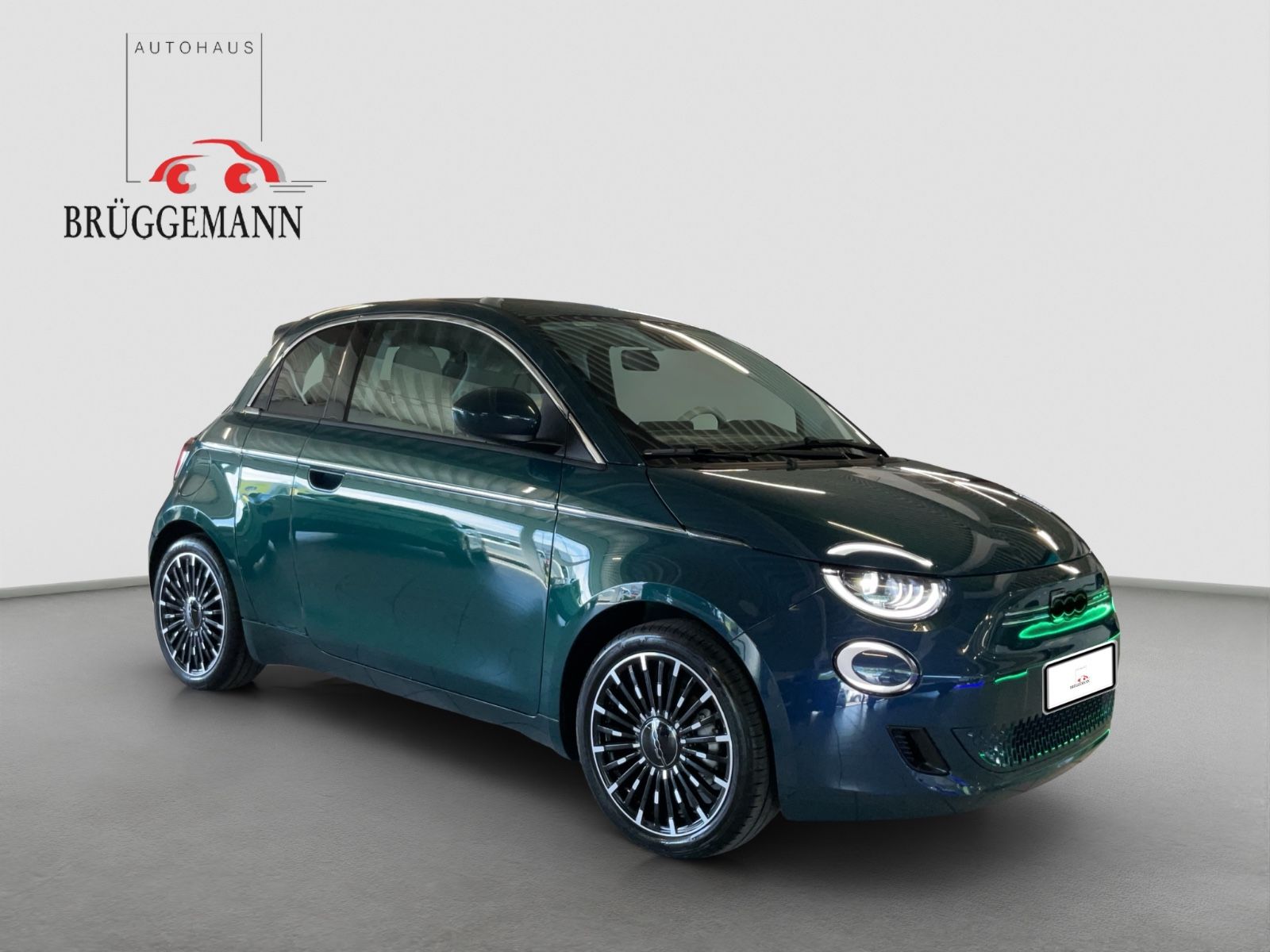 Fahrzeugabbildung Fiat 500e 3+1 La Prima