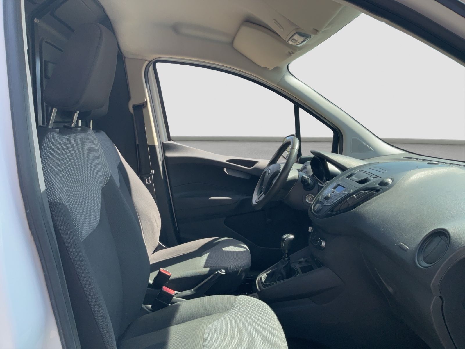 Fahrzeugabbildung Ford Transit Courier