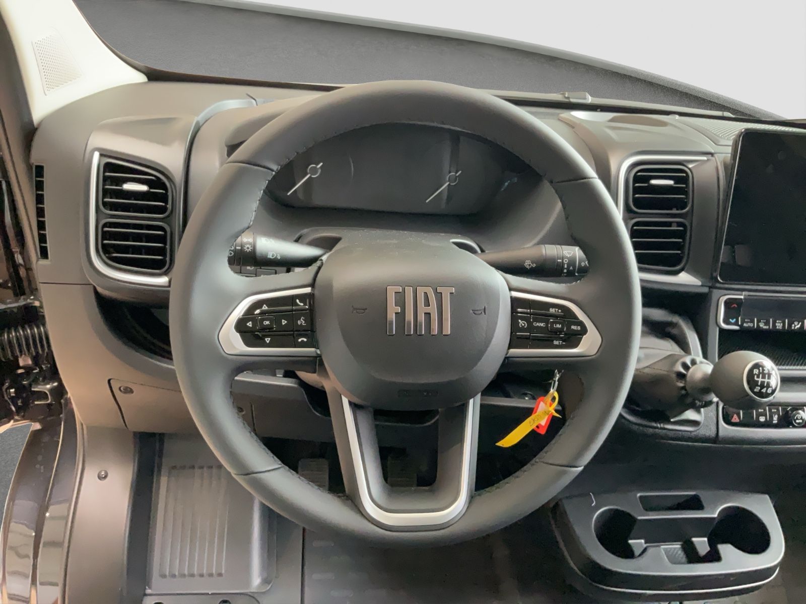 Fahrzeugabbildung Fiat Ducato L2H2 140 MJ Navi Klima Schwingsitz