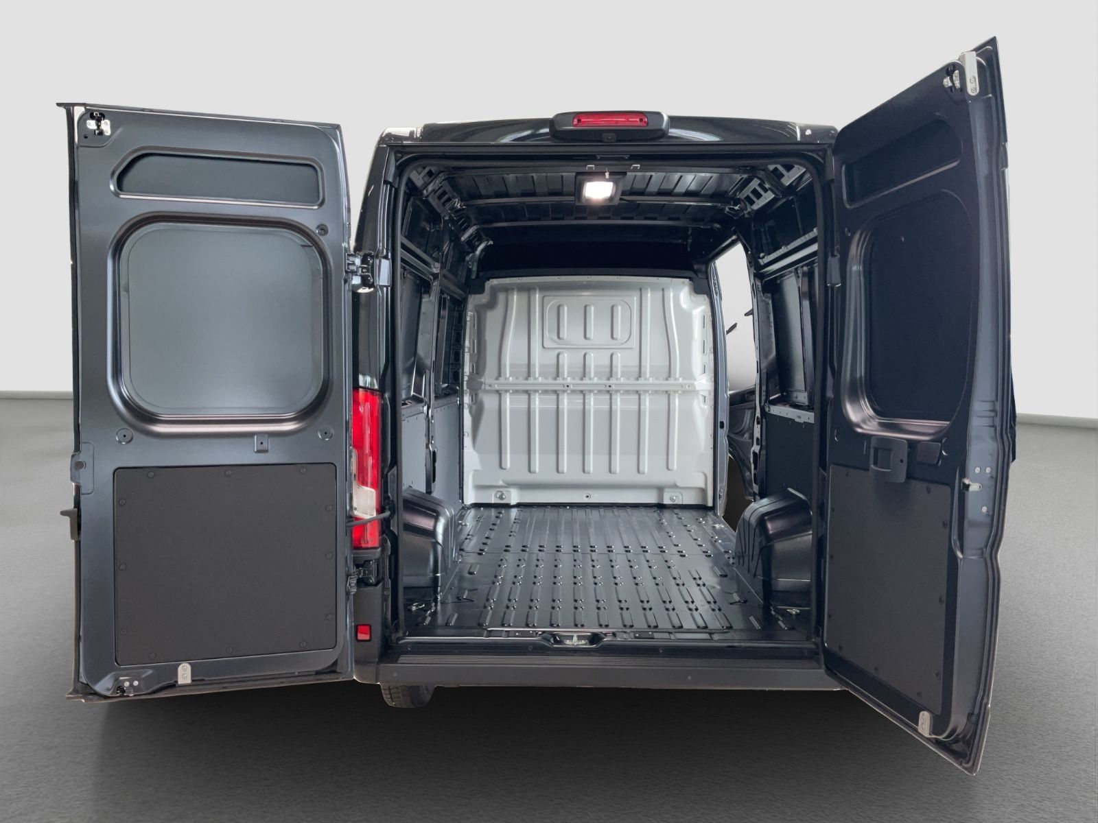 Fahrzeugabbildung Fiat Ducato L2H2 140 MJ Navi Klima Schwingsitz